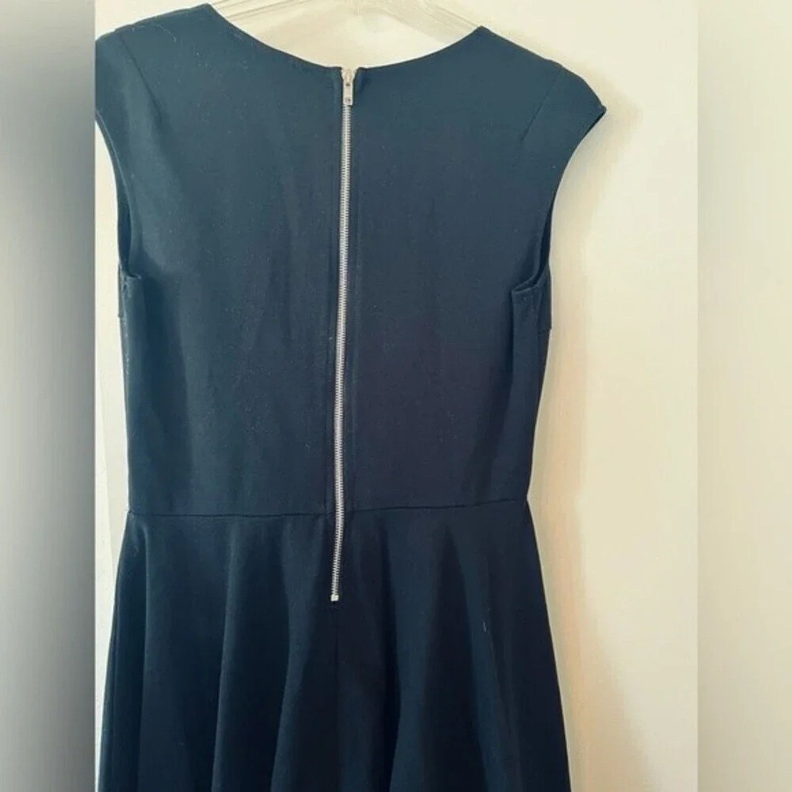 Saks Fifth Avenue RED Saks Fifth Avenue knee length dress, size Largei Size L / US 10 / IT 46 - 2 Thumbnail