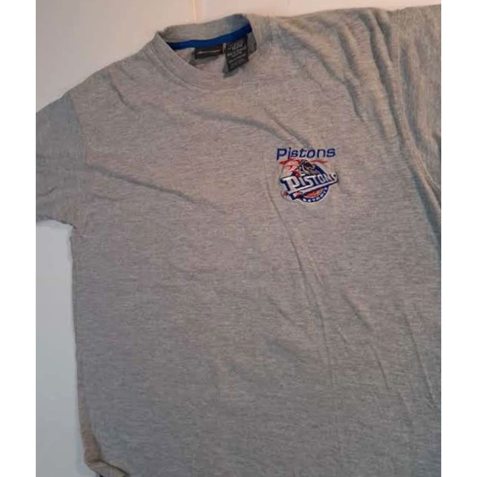 Vintage Detroit Pistons T-Shirt Gray Medium Pro-Edge Mens Short Sleeve Sports Size US M / EU 48-50 / 2 - 4 Thumbnail