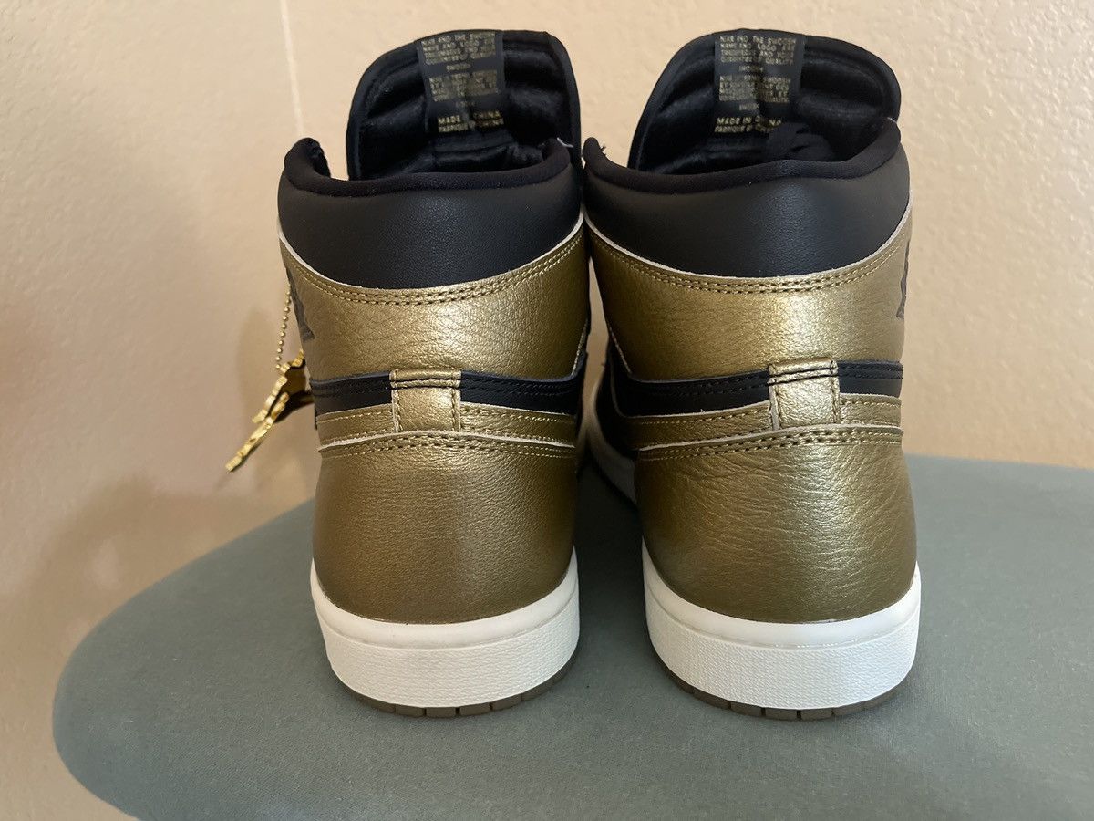 Nike Air Jordan 1 Retro High OG Size US 11 / EU 44 - 1 Thumbnail