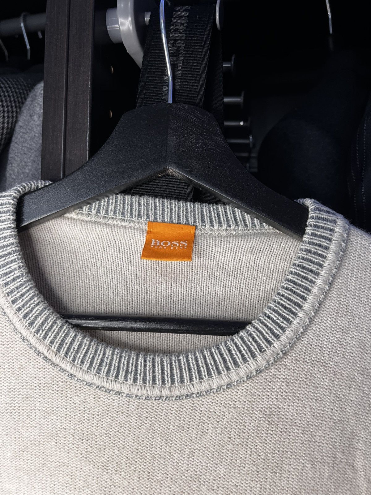 Hugo Boss Hugo Boss Knit Sweater - Beige. Size L Size US L / EU 52-54 / 3 - 4 Thumbnail