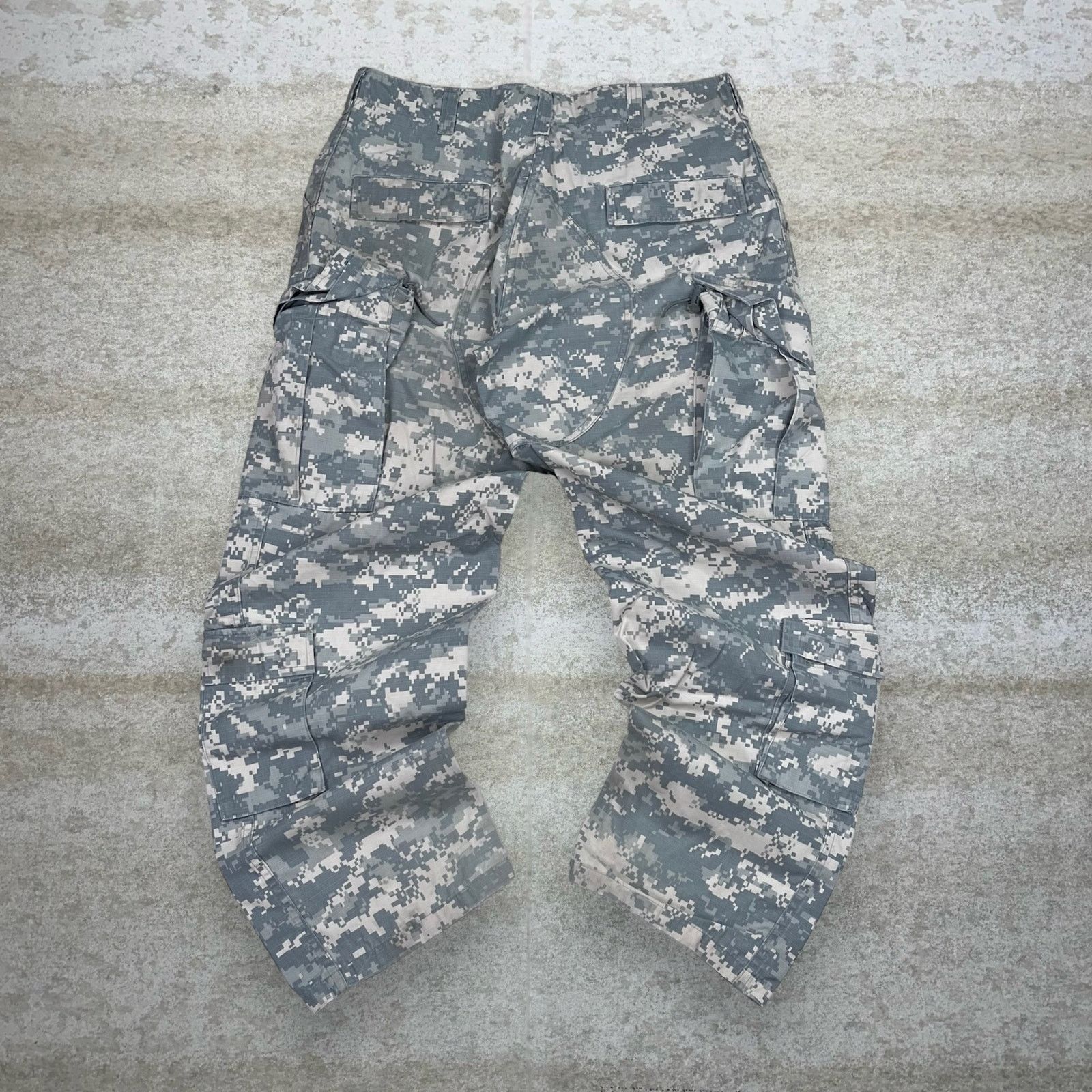 Vintage Vintage 90s Military Camo Tactical Pants 32x30 Baggy Fit Size US 32 / EU 48 - 1 Thumbnail