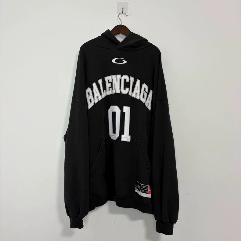 Balenciaga Balenciaga Loop basketball embroidery Logo sweater Size US XXS / EU 40 - 1 Thumbnail
