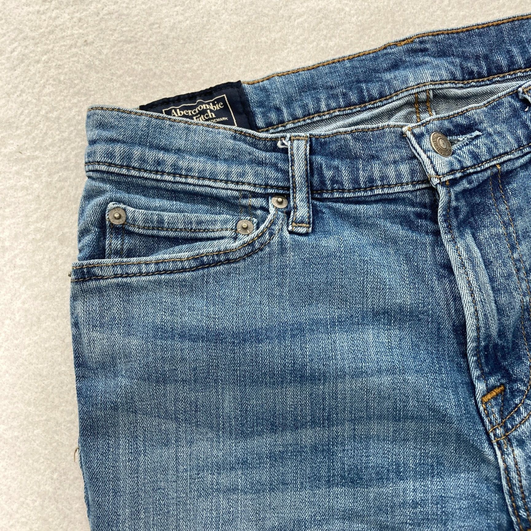 Abercrombie & Fitch Abercrombie & Fitch Jeans Mens 31x32 Langdon Slim Straight Blue Denim Distressed Size US 31 - 4 Thumbnail
