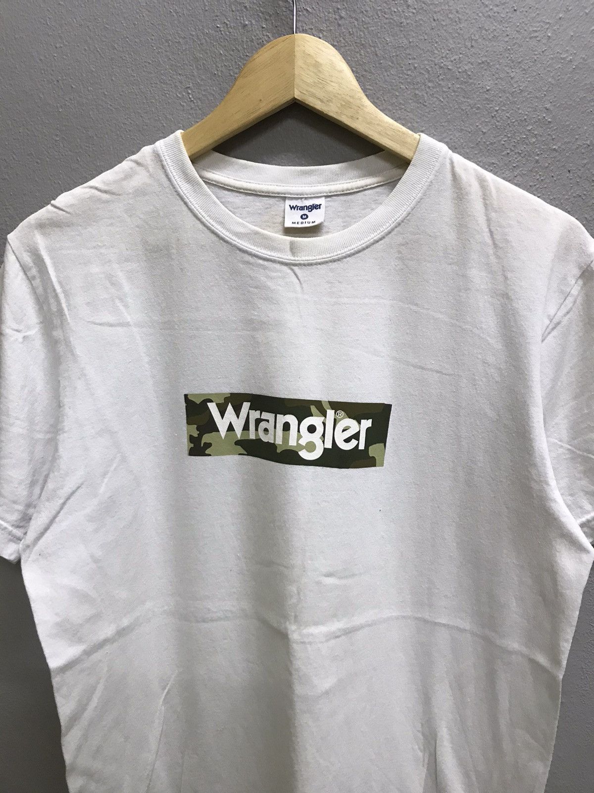 Japanese Brand WRANGLER BOX LOGO CAMO TSHIRT Size US S / EU 44-46 / 1 - 4 Thumbnail