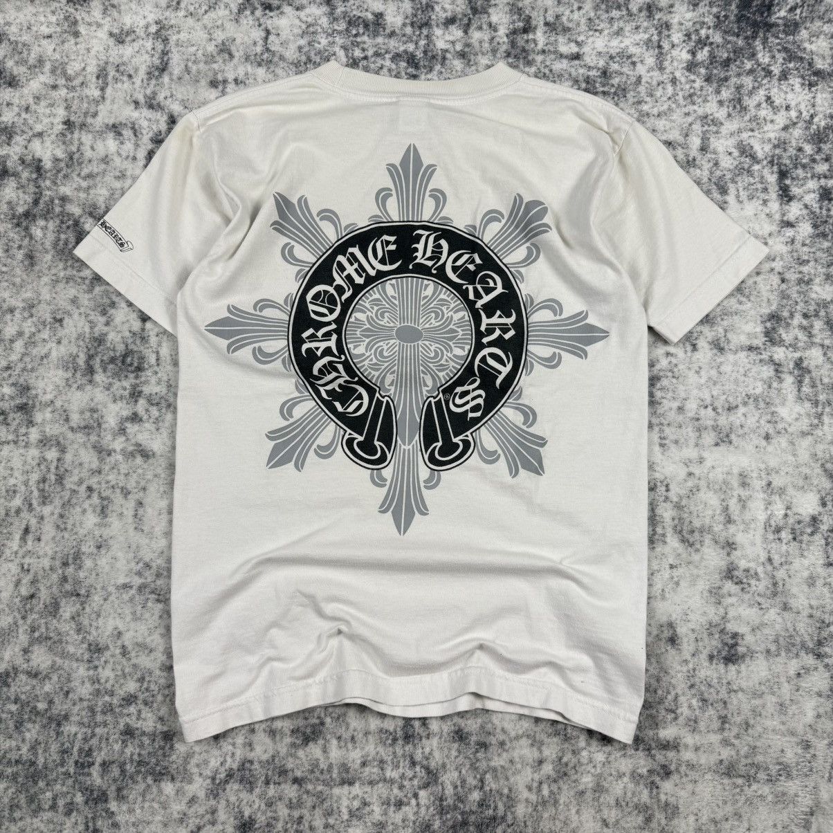 Chrome Hearts Chrome Hearts Vintage Floral Horseshoe Pocket White T-Shirt Size US S / EU 44-46 / 1 - 1 Thumbnail
