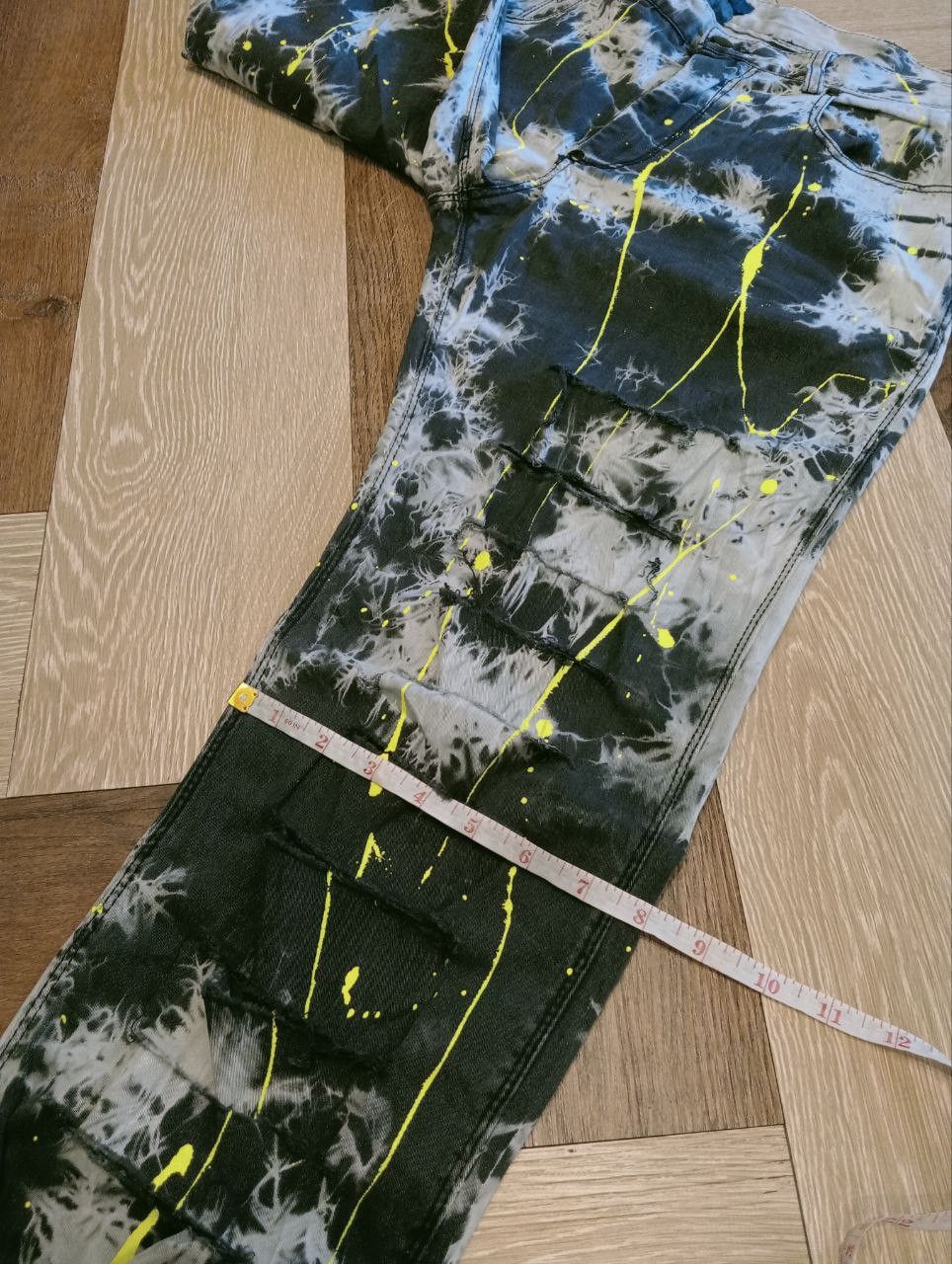 H&M H&M DISTRESSED BLEACH PAINTER PANTS Size US 32 / EU 48 - 16 Thumbnail