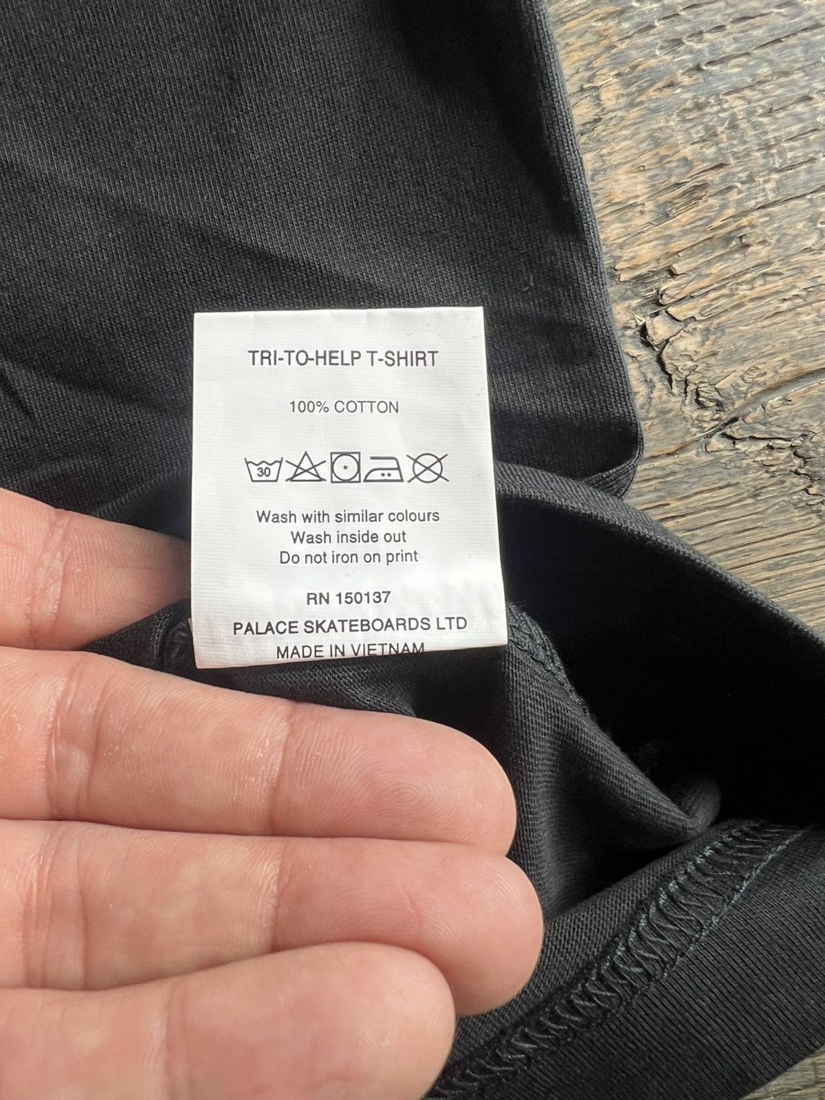 Palace Palace Tri-to-help t shirt Size US L / EU 52-54 / 3 - 6 Thumbnail