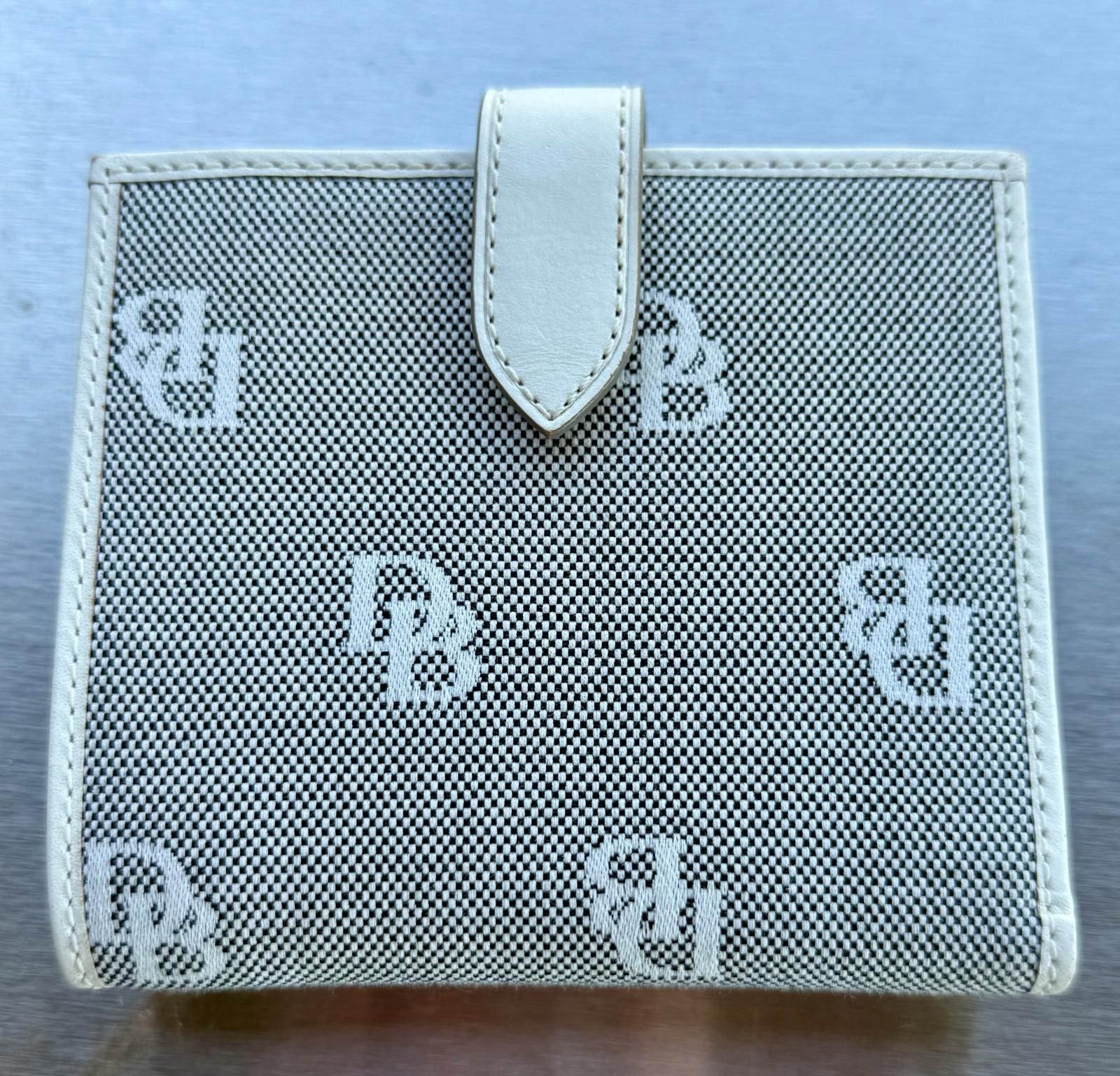 Dooney & Bourke Dooney & Bourke White Leather/Canvas HoboBag Matching Wallet Size ONE SIZE - 7 Thumbnail