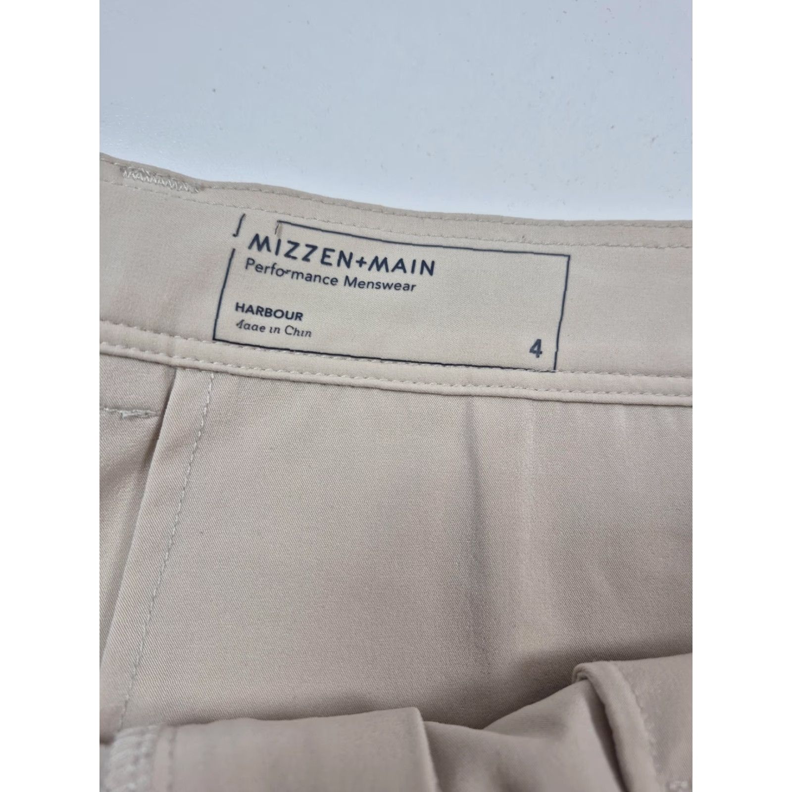 Mizzen+Main Mizzen+Main Harbour Shorts Mens 34 Beige Chino 10" Inseam Regular Waist 34 Casual Pockets MM Logo Menswear Size US 34 / EU 50 - 3 Thumbnail