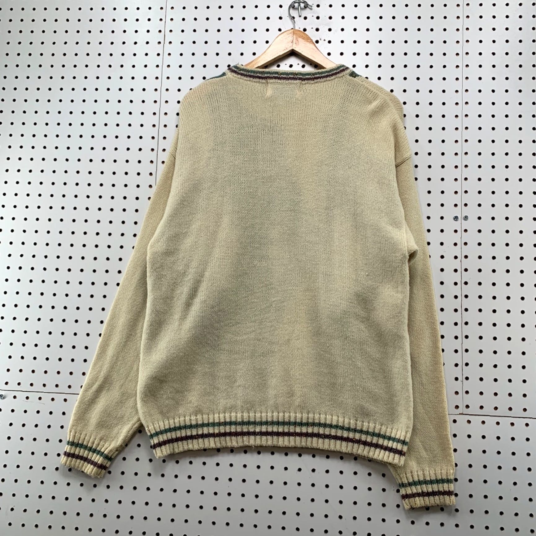 Vintage VINTAGE Concrete Knit Sweater Mens Medium Beige Acrylic Crew Neck Argyle 21.5x28 Pullover 90s Mens Size US M / EU 48-50 / 2 - 2 Thumbnail