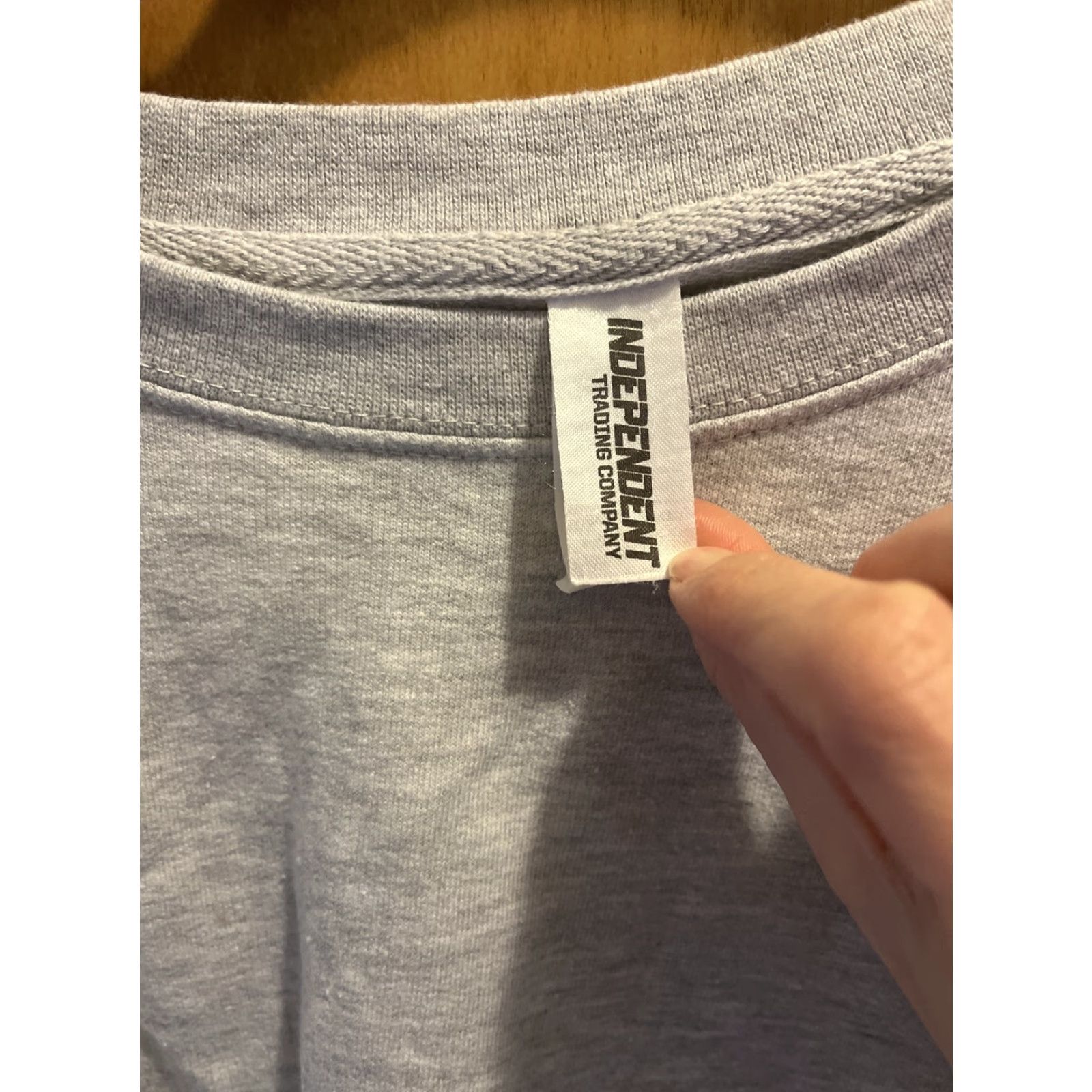 Vintage Independent Trading Company womens medium Gray sweatshirt with Twitter Bird Logo Size M / US 6-8 / IT 42-44 - 3 Thumbnail