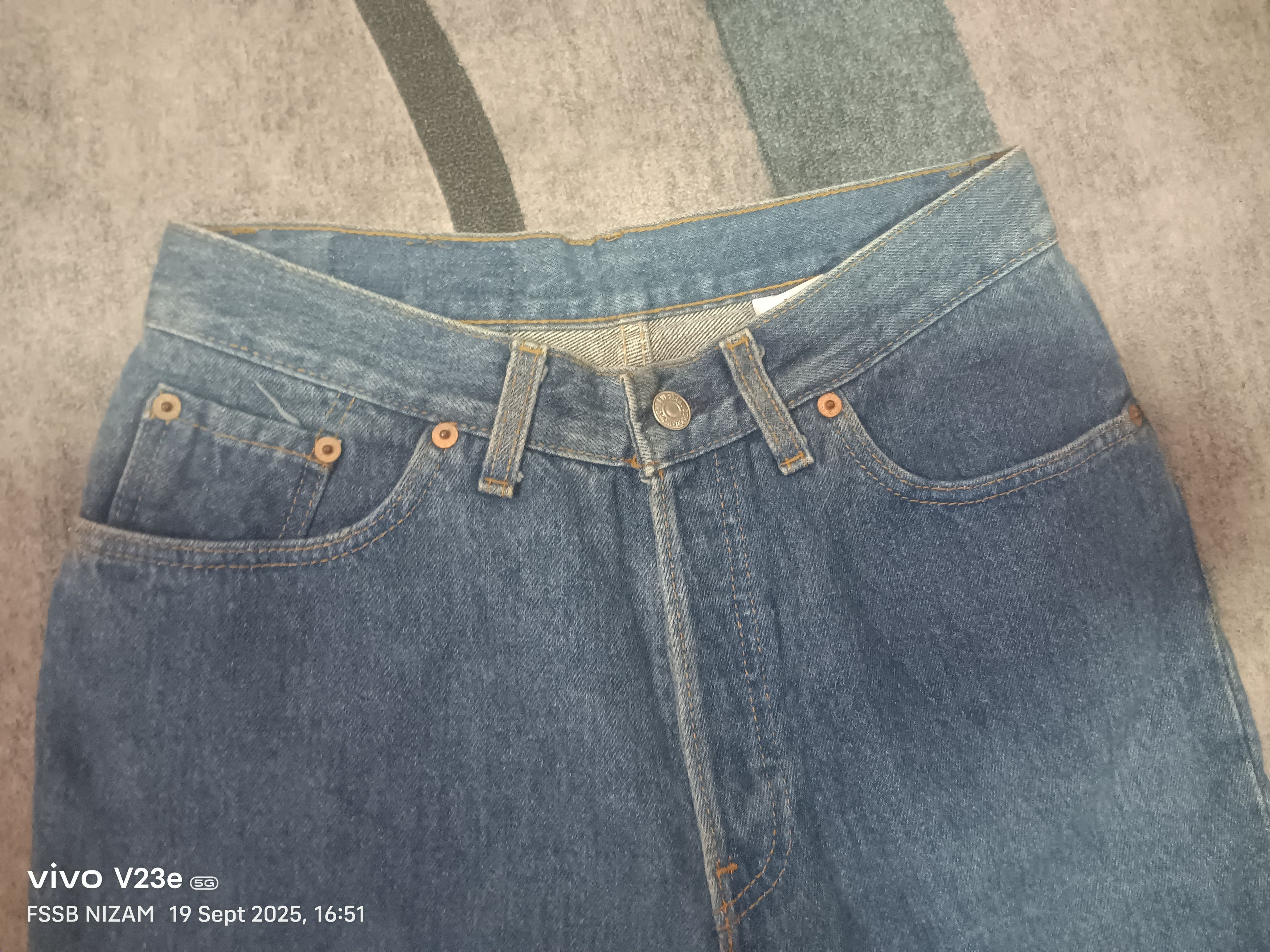 Levi's Vintage Levis 501 for Women Single Stitch Inseam USA Size 28" / US 6 / IT 42 - 2 Thumbnail
