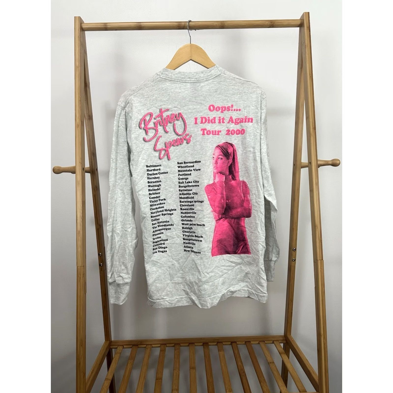 Fruit Of The Loom VTG Britney Spears Oops I Did It Again Tour 2000 Concert Tour LS T-Shirt M Shirt Mens Heather Gray XS? Size US M / EU 48-50 / 2 - 2 Thumbnail