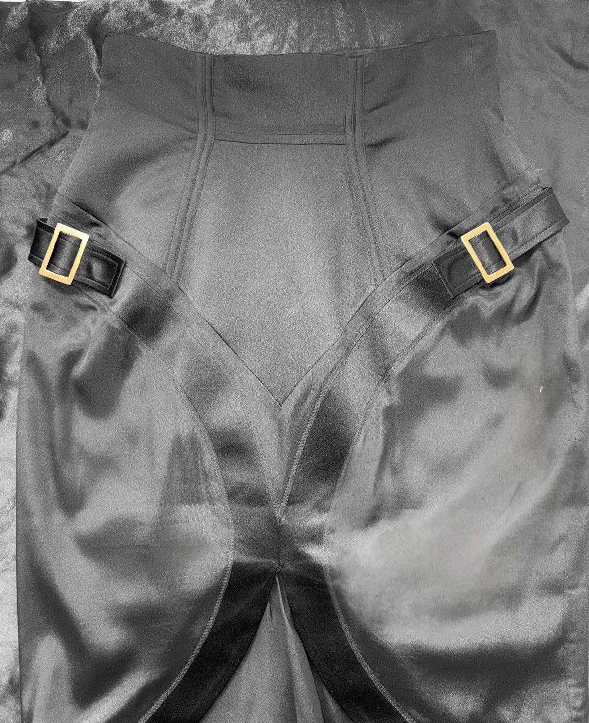Tom Ford Famous Tom Ford for Gucci RUNWAY Fall/Winter 2003 skirt Size 26" / US 2 / IT 38 - 16 Thumbnail