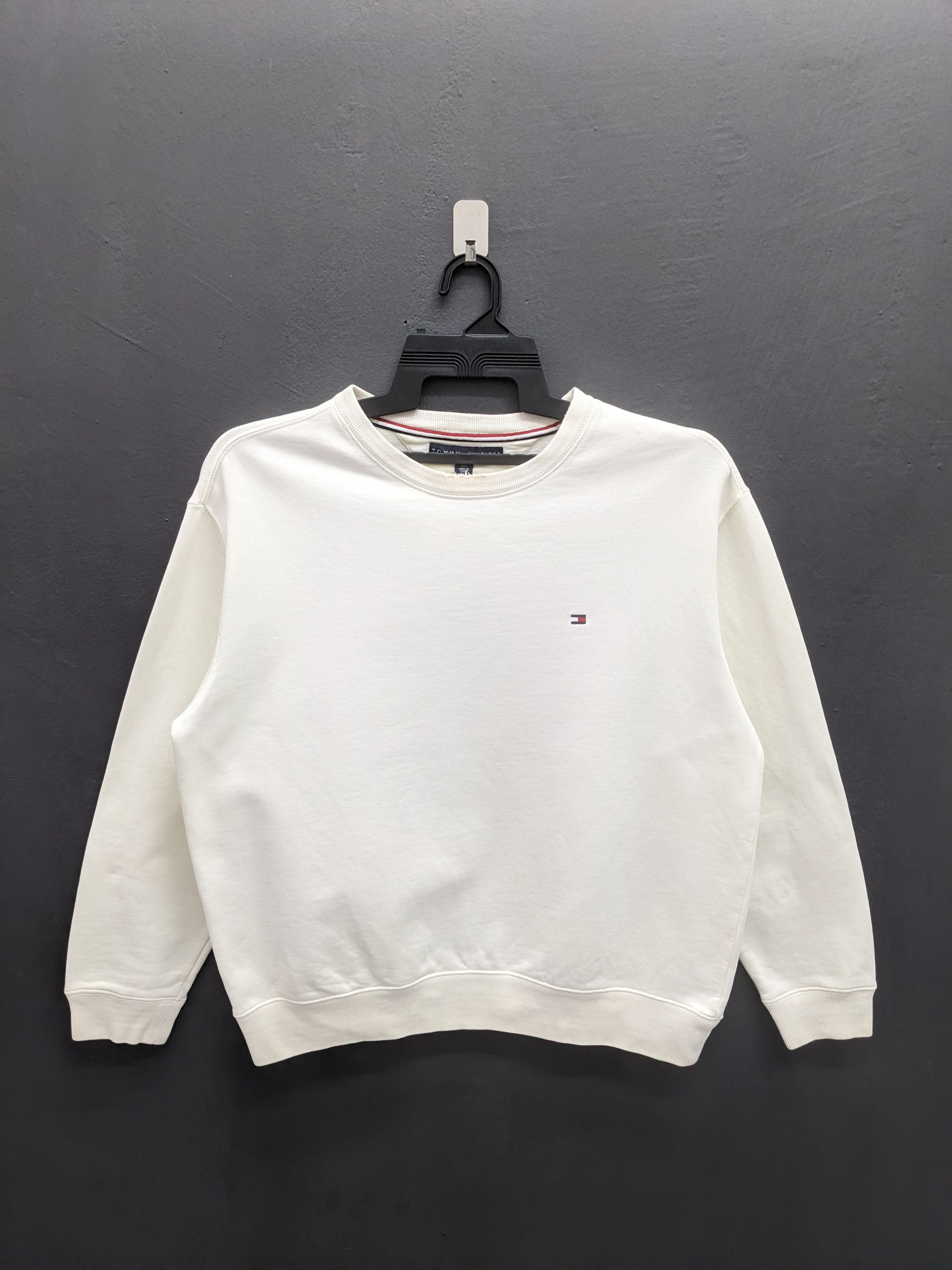 Tommy Hilfiger Tommy Hilfiger Distressed Sweatshirt Size US L / EU 52-54 / 3 - 2 Thumbnail
