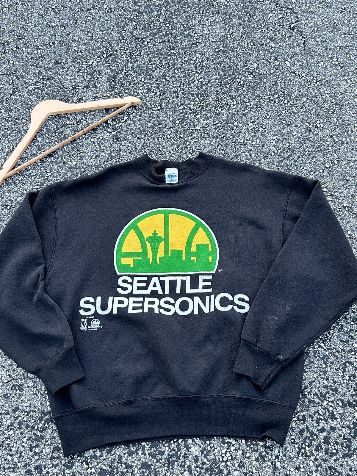 image of Vintage Salem Sportswear Seattle Supersonics Sweatshirt Size L in Black, Men's