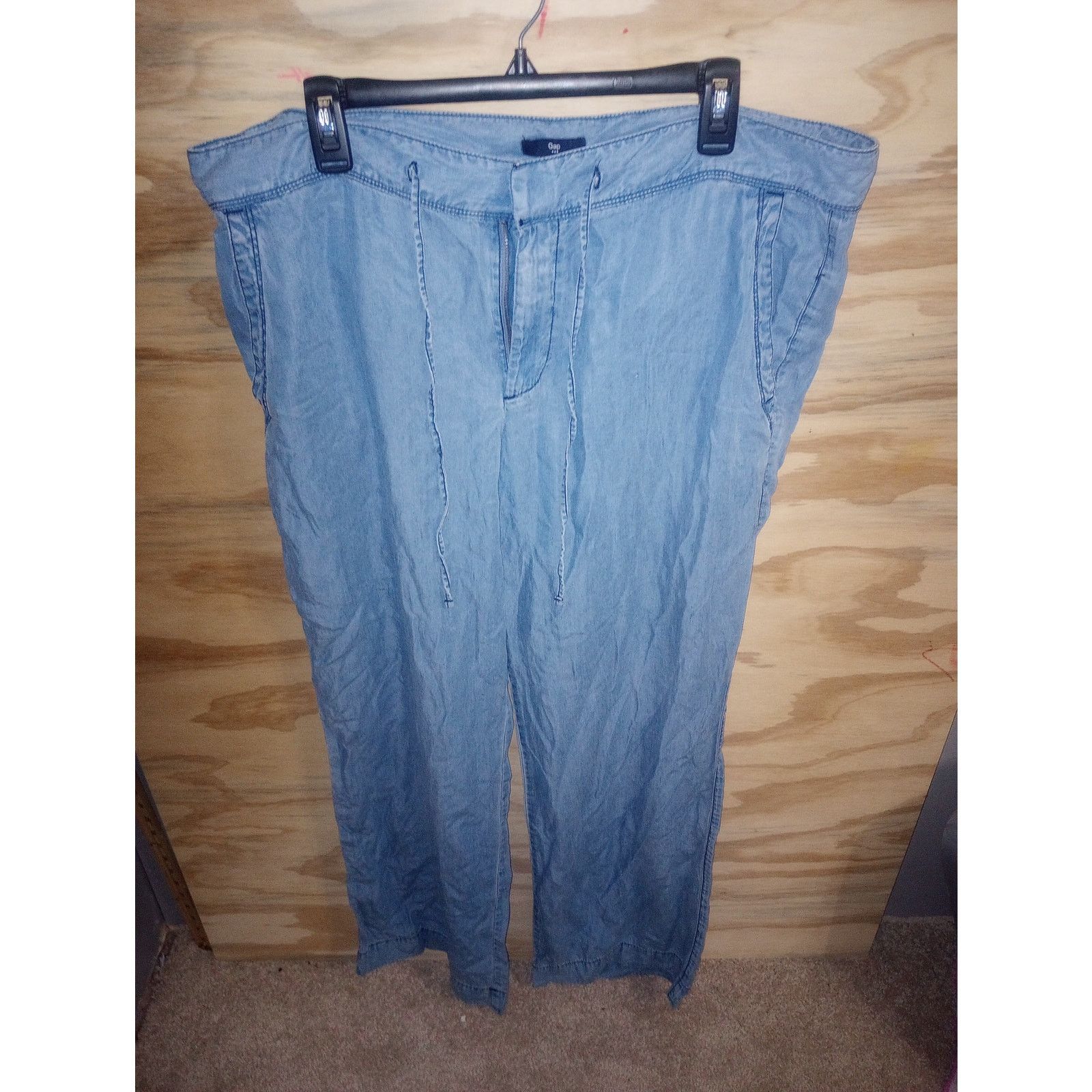 Gap Women's Gap 16 Light Wash Chambray Pants Relaxed Wide Leg Size 38" / US 16 / IT 52 - 1 Preview