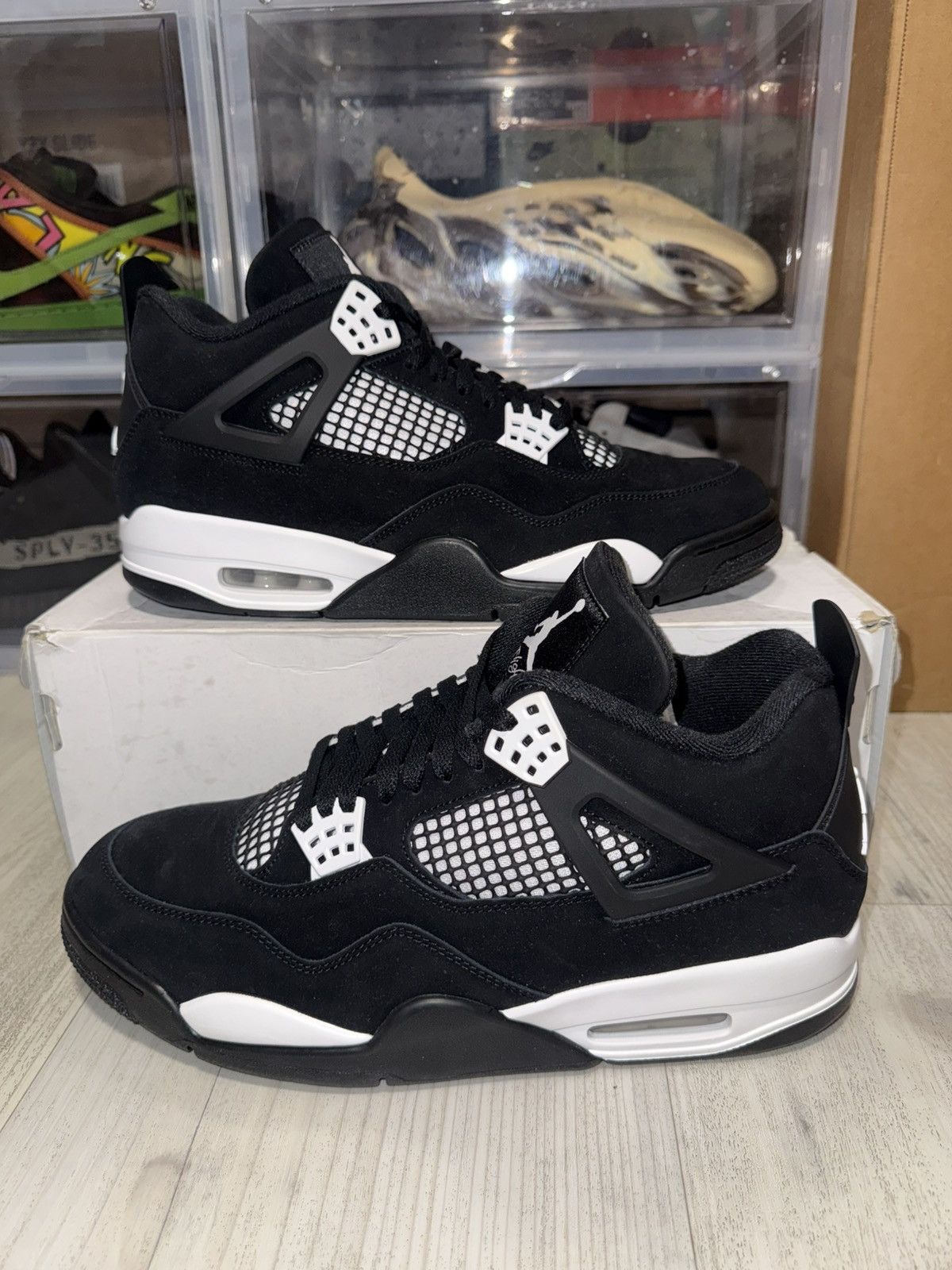Jordan Brand Air Jordan 4 Retro White Thunder Size US 11 / EU 44 - 2 Thumbnail