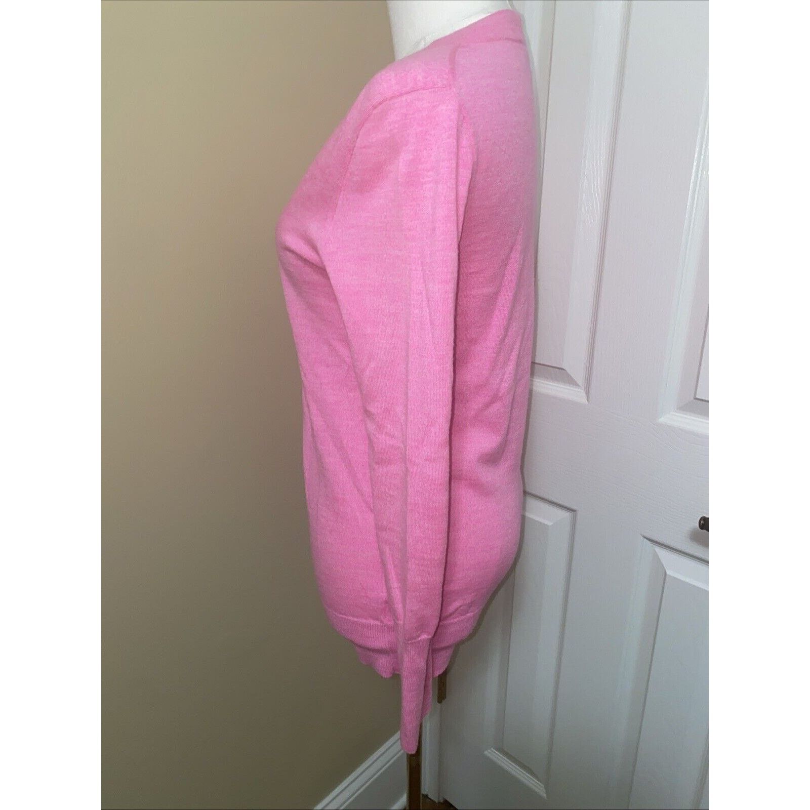 J.Crew J Crew Sweater Pink V Neck 100% Merino Wool Size XS Size XS / US 0-2 / IT 36-38 - 3 Thumbnail