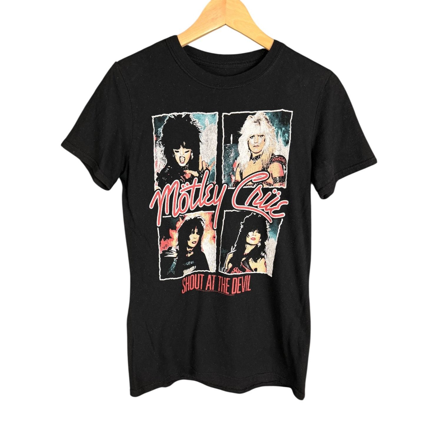 Gildan Men's American Classics Motley Crue Devil Black T-Shirt - S Size US S / EU 44-46 / 1 - 2 Thumbnail