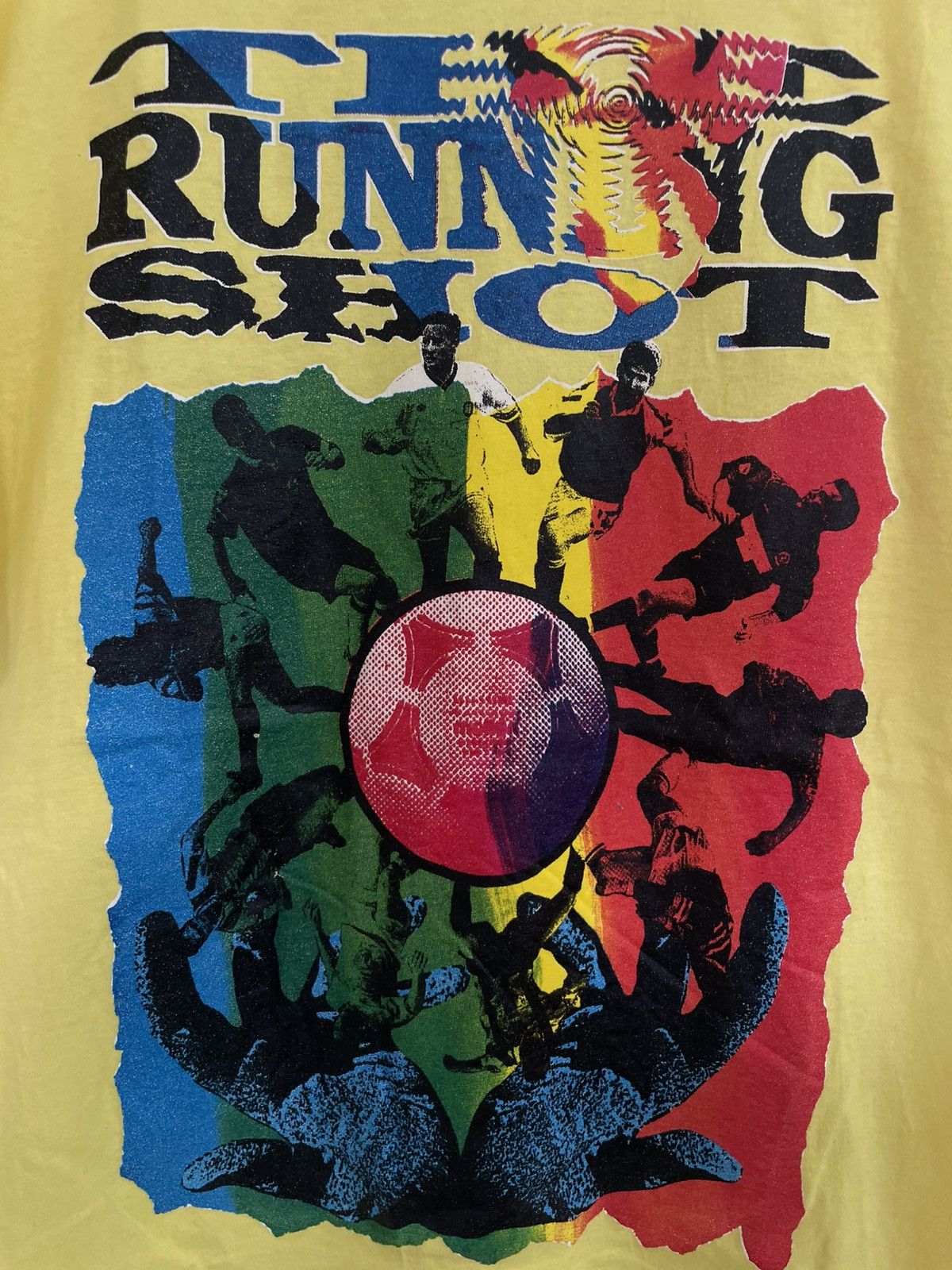Vintage Vintage 90s The Running Shot football t shirt Size US XL / EU 56 / 4 - 4 Thumbnail