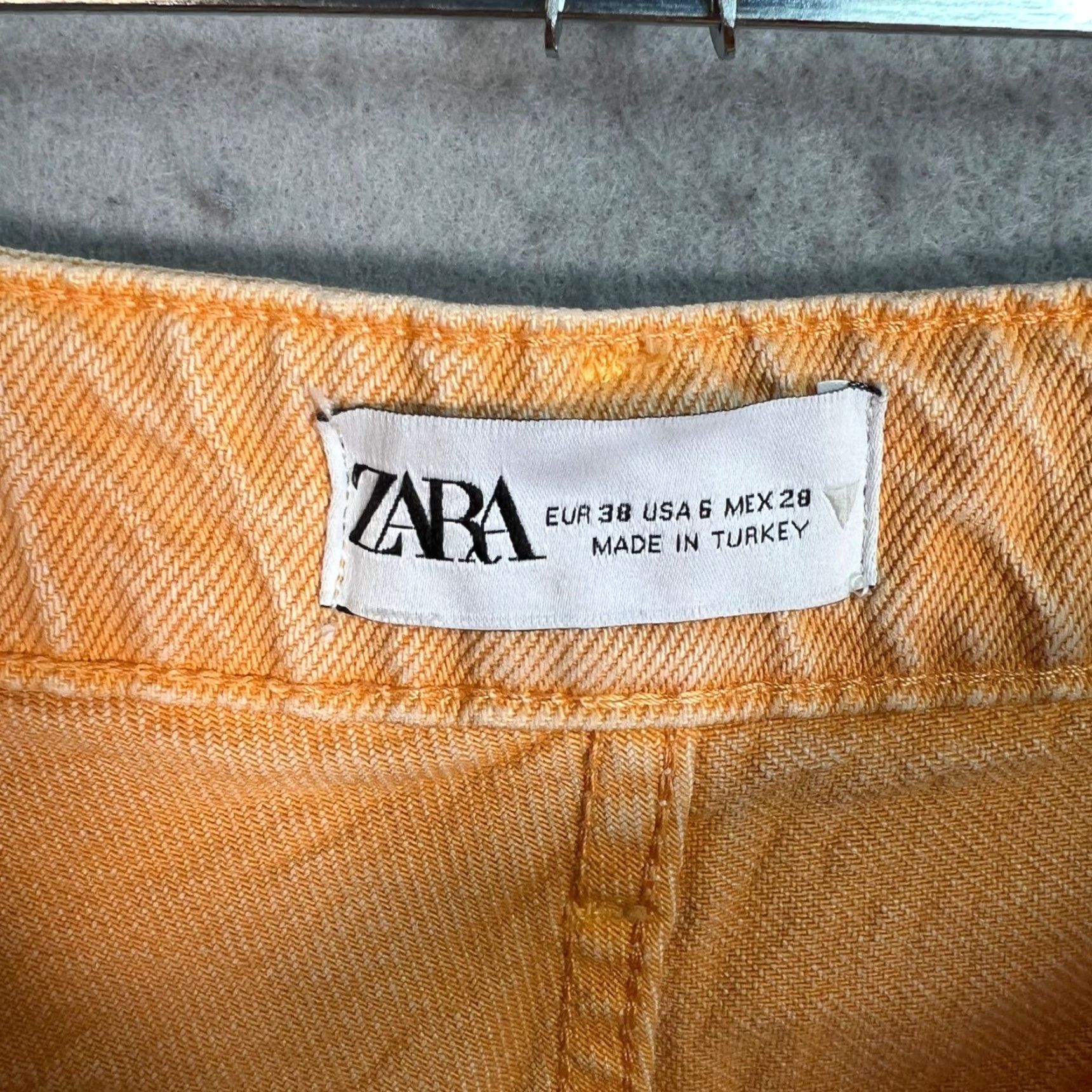 Zara VINTAGE Zara Yellow High-Waisted Frayed Hem Straight Leg Jeans Adult Womens 6 27x27 Denim Jeans Womens Size 28" / US 6 / IT 42 - 3 Thumbnail