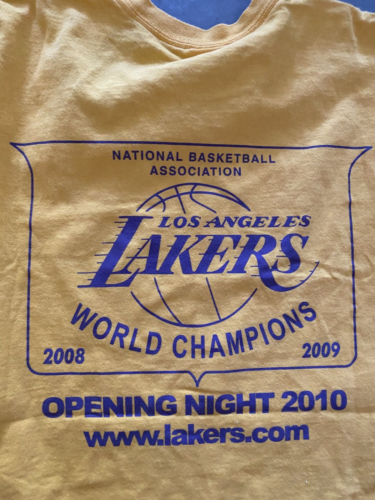 Vintage Vintage Los Angeles Lakers Gold Tee Size US XL / EU 56 / 4 - 2 Thumbnail