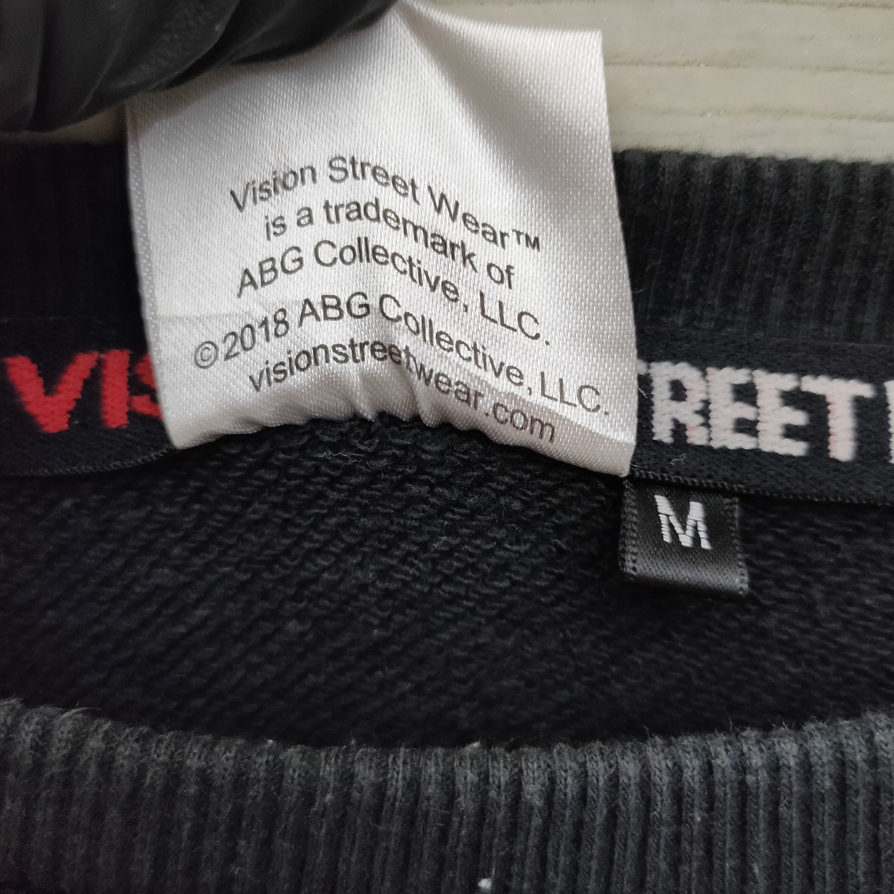 Vision Streetwear Vision Streetwear “ Skateboard ” Colorblock Crewneck Size US M / EU 48-50 / 2 - 8 Thumbnail