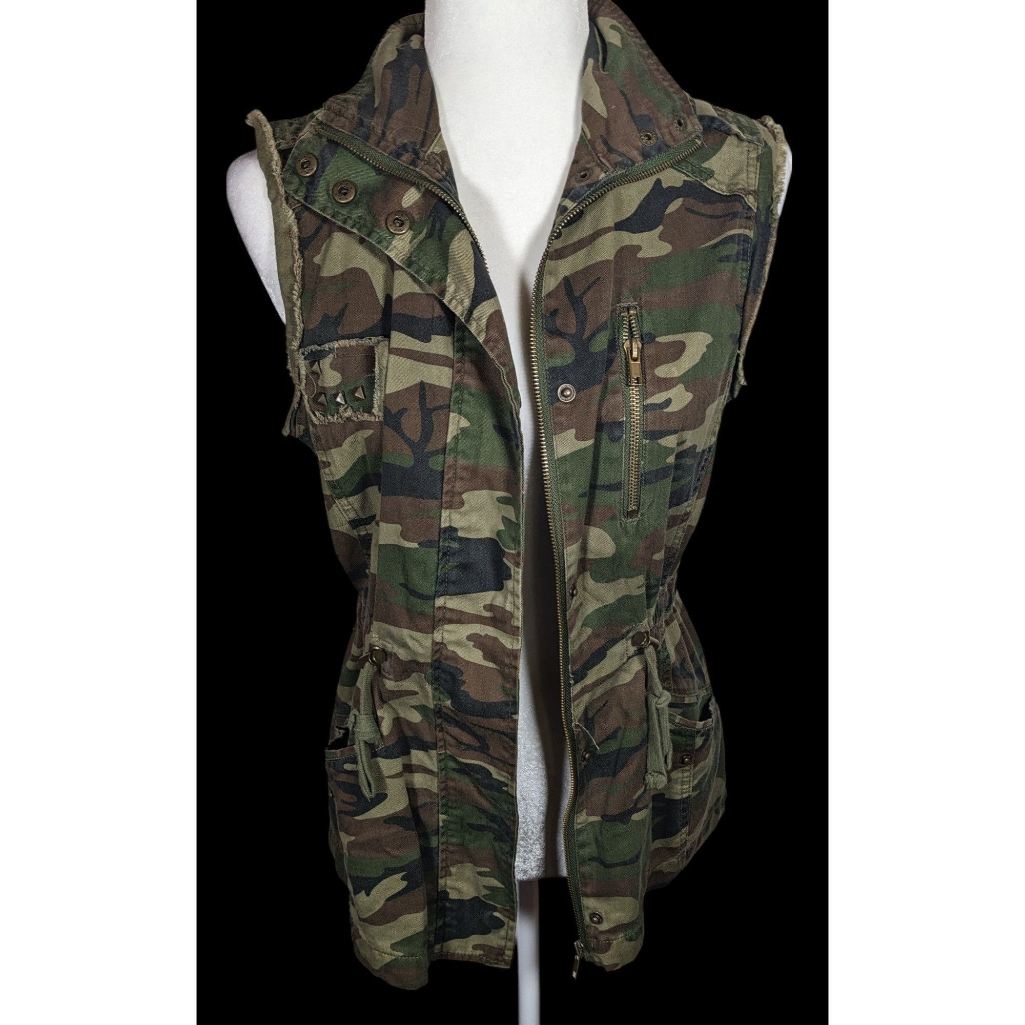 Anthropologie Anthropologie White Crow Camo Studded Utility Vest With Draw Size S / US 4 / IT 40 - 2 Thumbnail