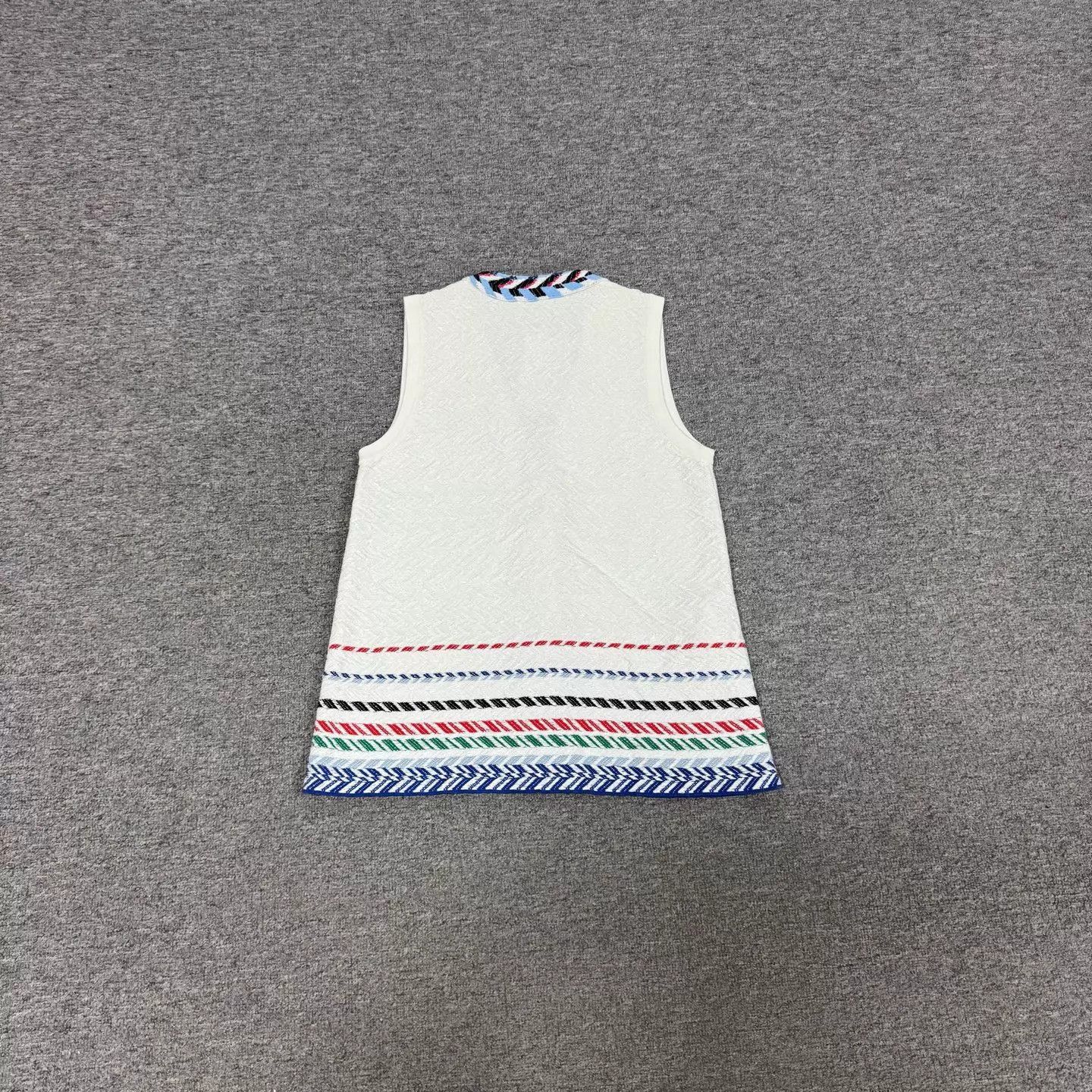 Chanel Chanel white striped V-neck sleeveless knit cami Size XS / US 0-2 / IT 36-38 - 2 Thumbnail