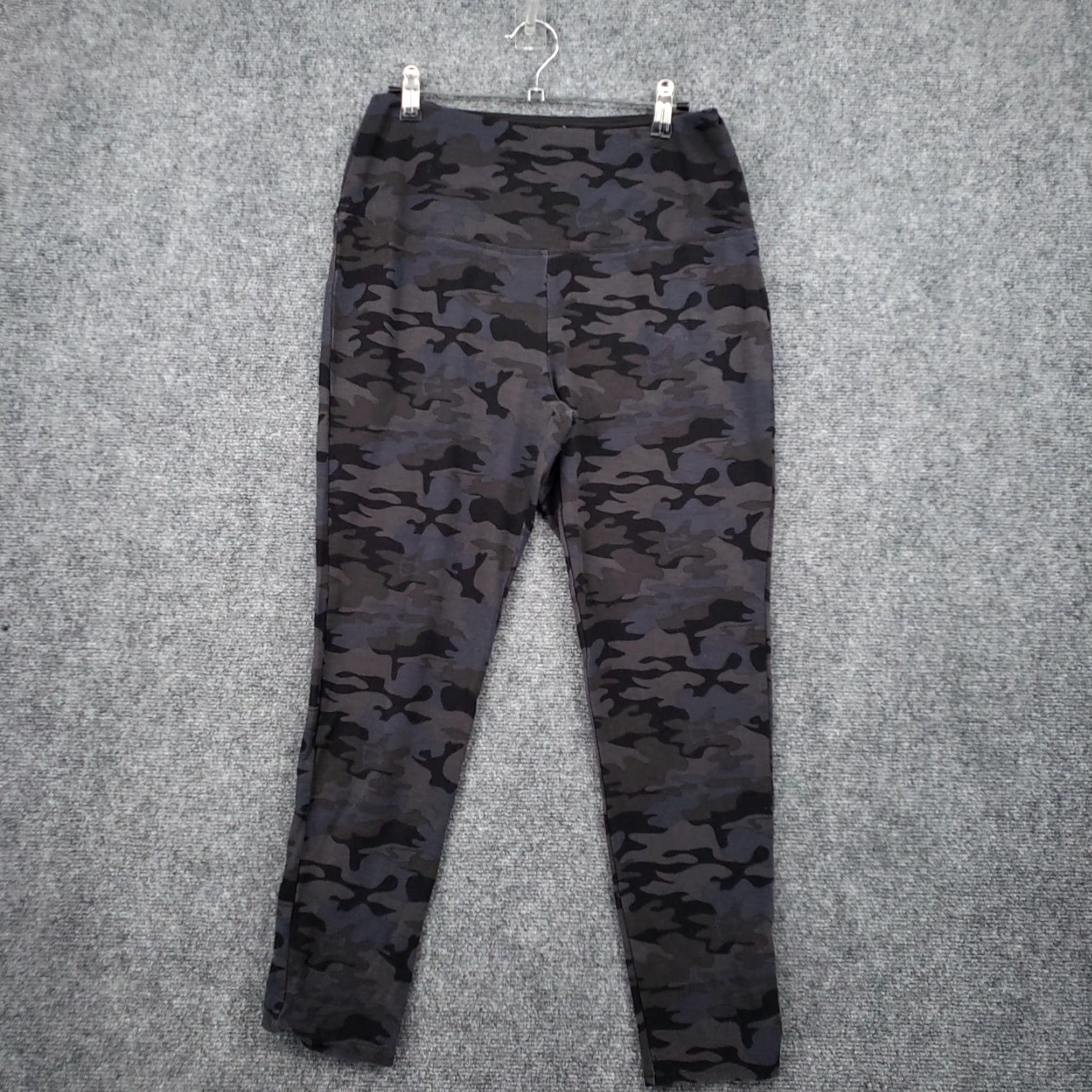 Rachel Zoe Rachel Zoe Leggings Women L Black Camouflage Ankle High Rise Tummy Control Nylon Spandex Rayon Skinny Inseam 26 Limt Gym Running Yoga Size 36" / US 14 / IT 50 - 2 Thumbnail