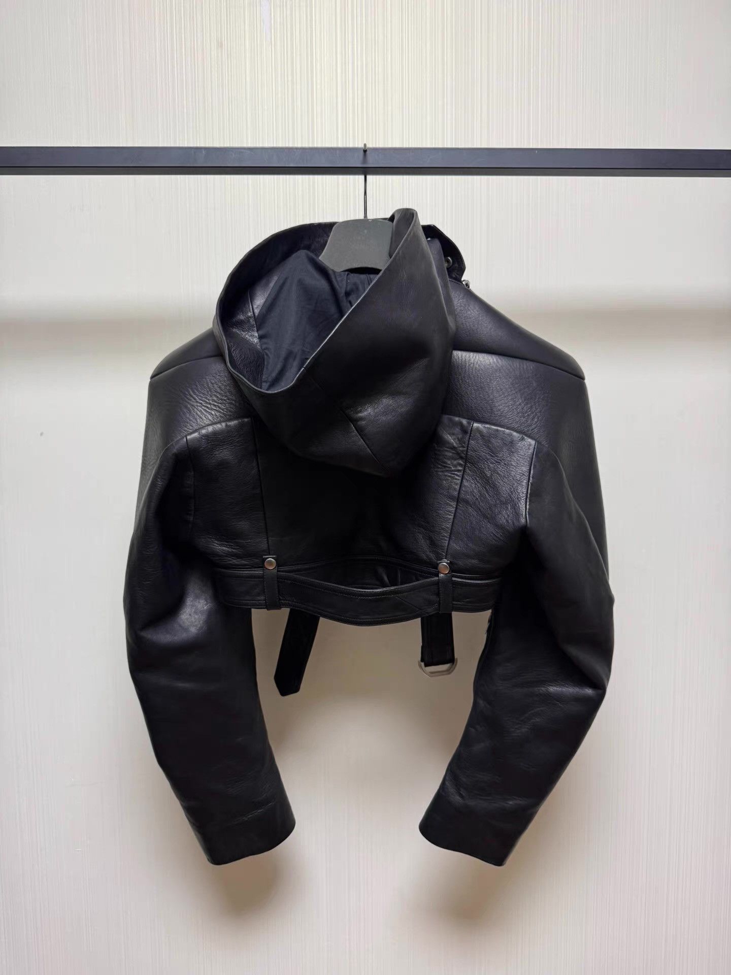 Rick Owens RickOwensSS25cropped padded shoulder moto leather jacket Q8 Size US M / EU 48-50 / 2 - 2 Thumbnail