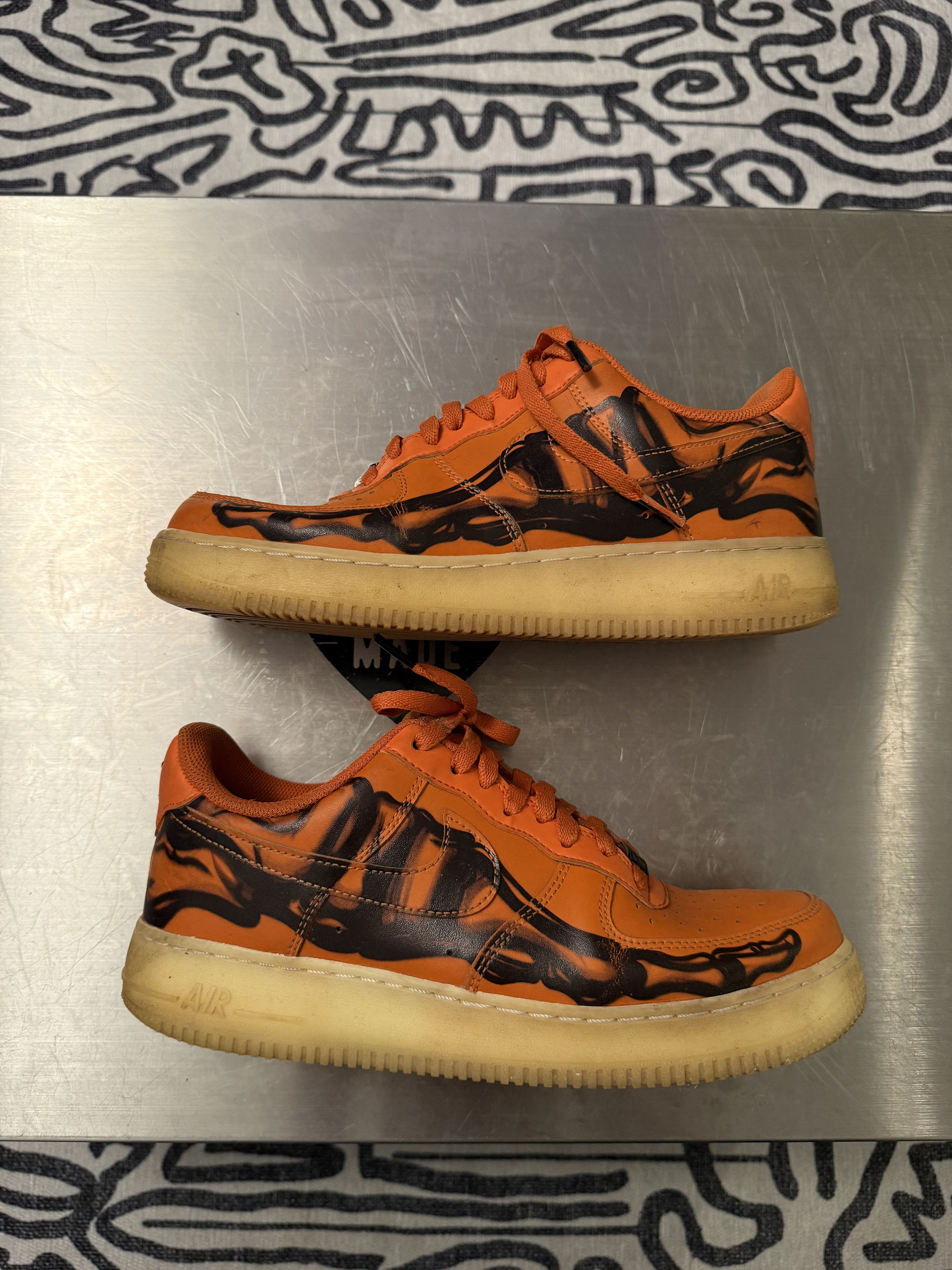 Nike 2020 Nike Air Force 1 Low Orange Skeleton Halloween Size US 8.5 / EU 41-42 - 6 Thumbnail