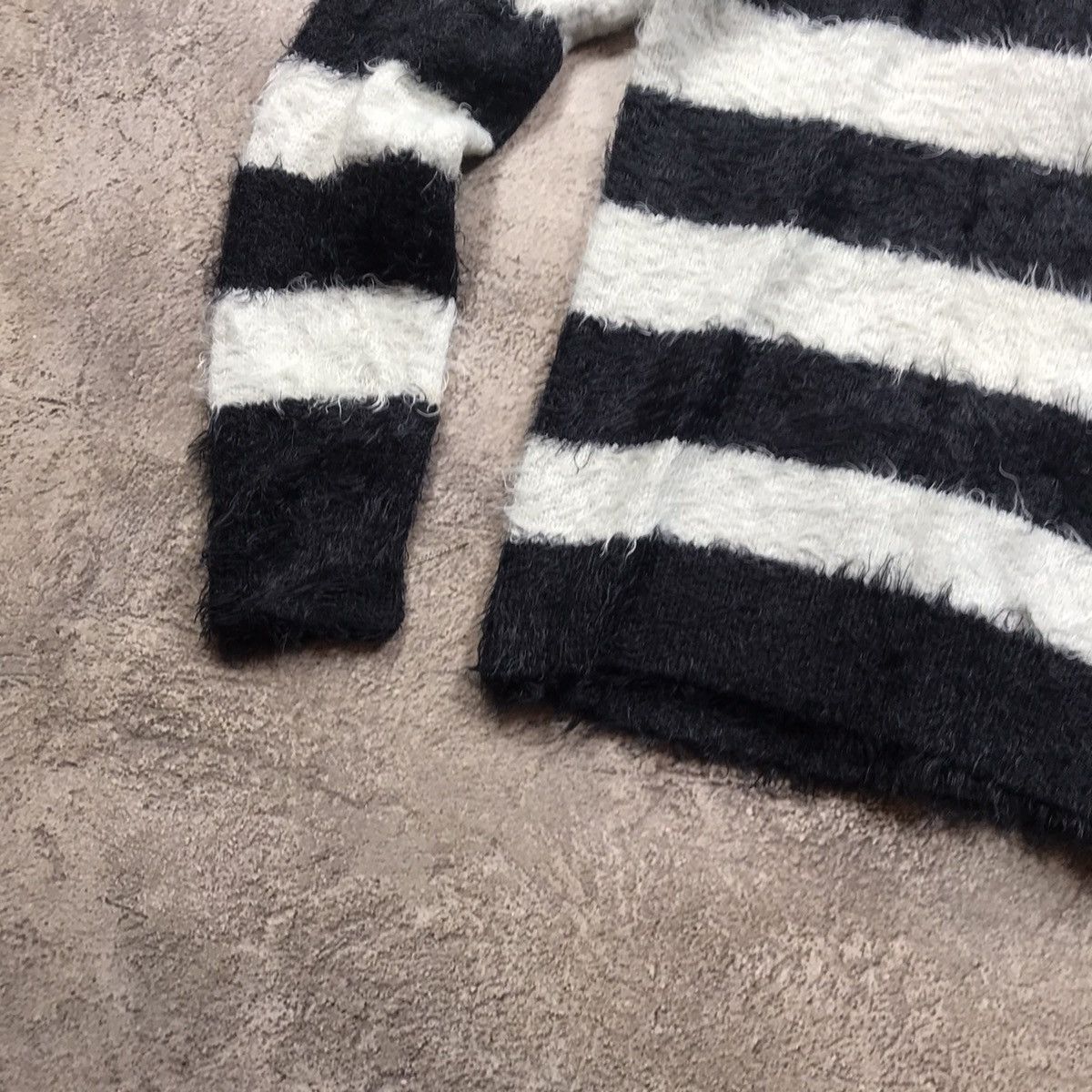 Japanese Brand Vintage Y2K ABSTRACT MOHAIR SWEATER Knitted Oversized 90s Size M / US 6-8 / IT 42-44 - 4 Thumbnail