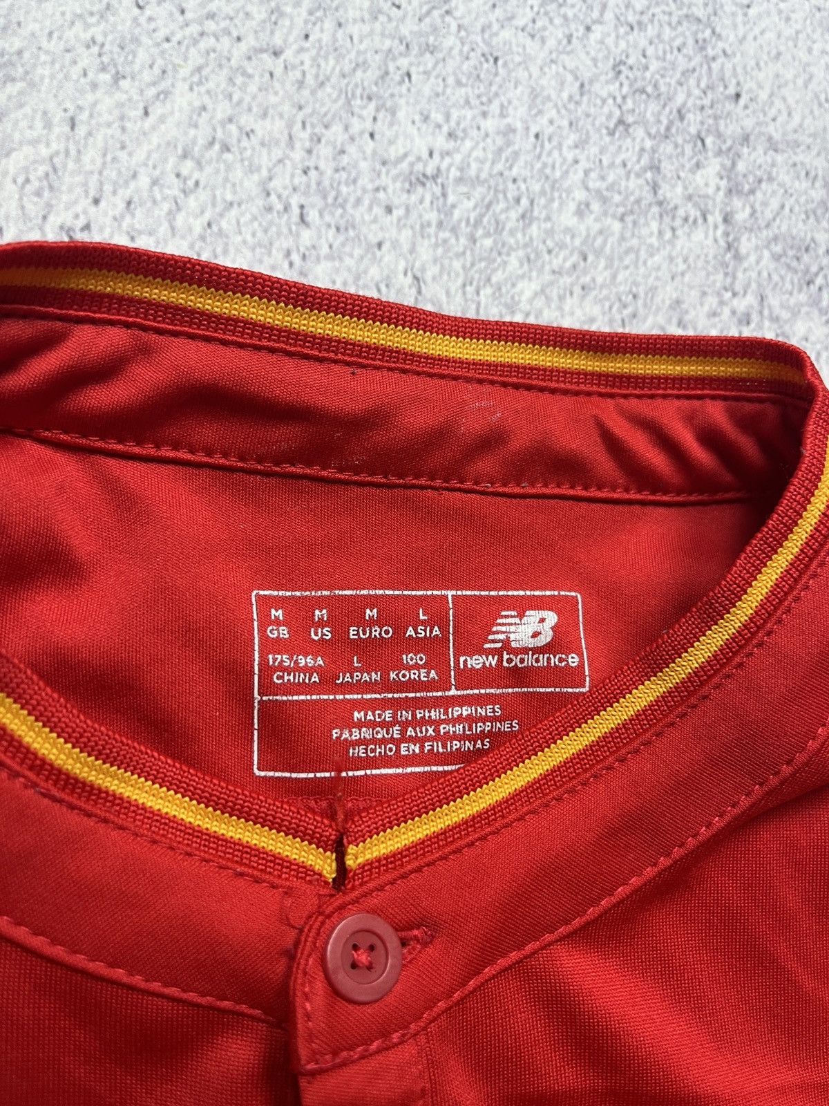 New Balance New Balance Liverpool 2016/2017 Home Shirt Soccer Jersey Size US M / EU 48-50 / 2 - 9 Thumbnail