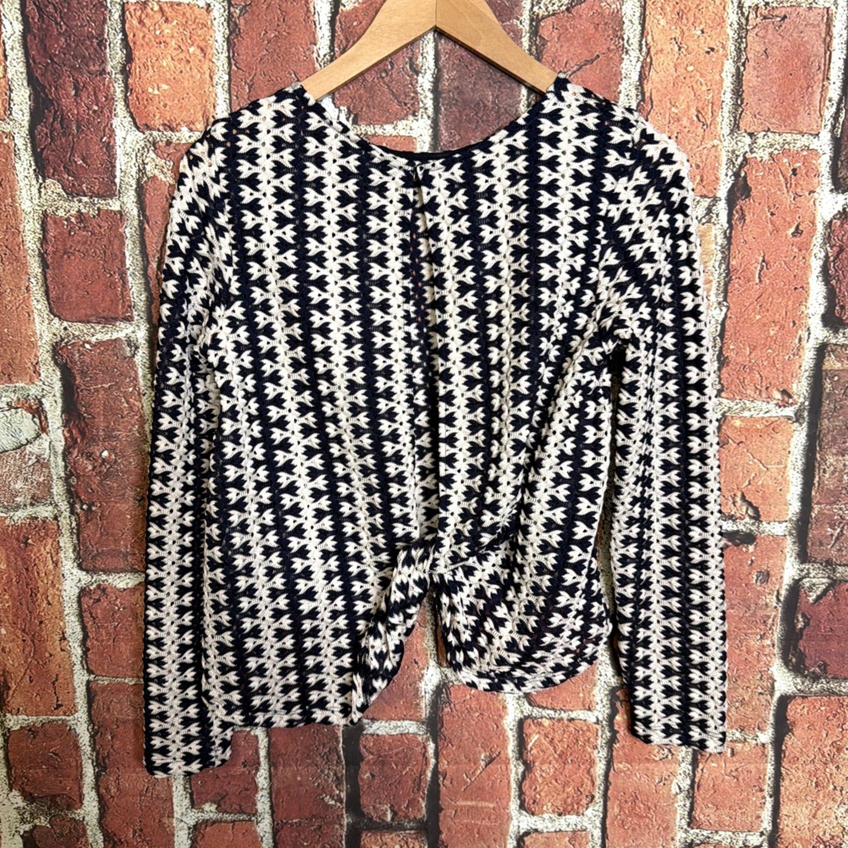 Zara ZARA Crochet Women's Blouse Long Sleeve Open Back Blue/White Size M NWT Womens Size M / US 6-8 / IT 42-44 - 4 Thumbnail