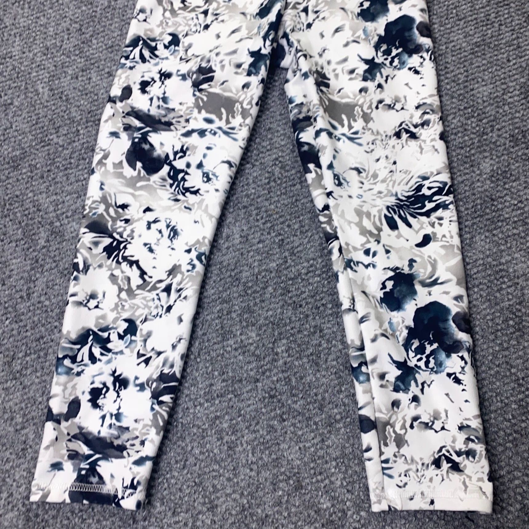 Vintage The Balance Collection Leggings XS Gray Cropped Hi-Rise Floral Pattern Womens Regular Stretch Sports Activewear Size 26" / US 2 / IT 38 - 3 Thumbnail