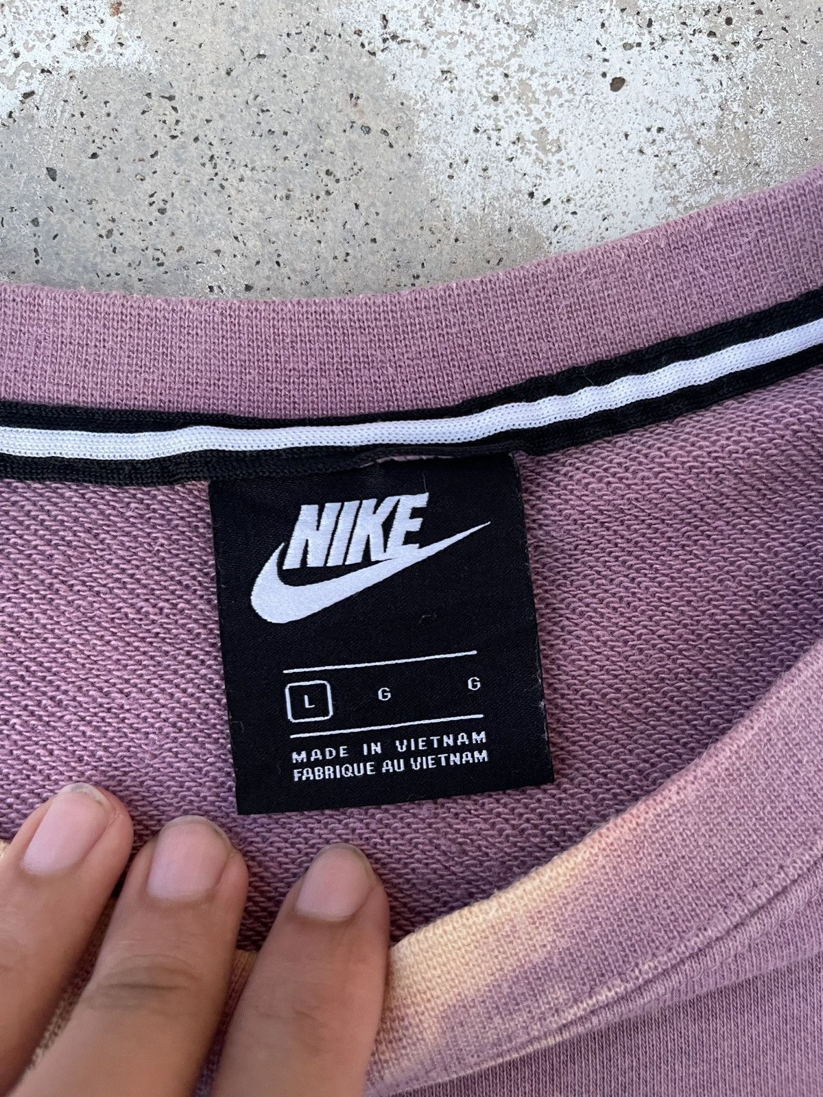 Nike × Vintage Faded Vintage Nike Center Sweatshirt Size US L / EU 52-54 / 3 - 8 Thumbnail