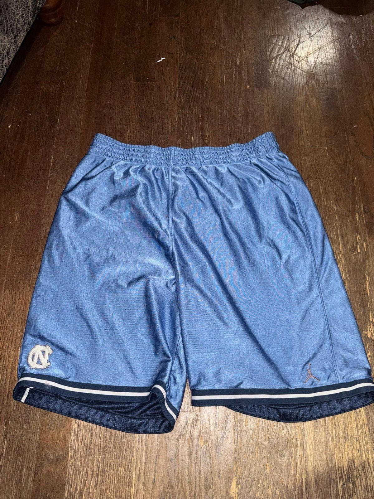 Jordan Brand Jordan UNC Basketball Shorts Sz XL Reversible Nike Tar Heels Size US 36 / EU 52 - 6 Thumbnail
