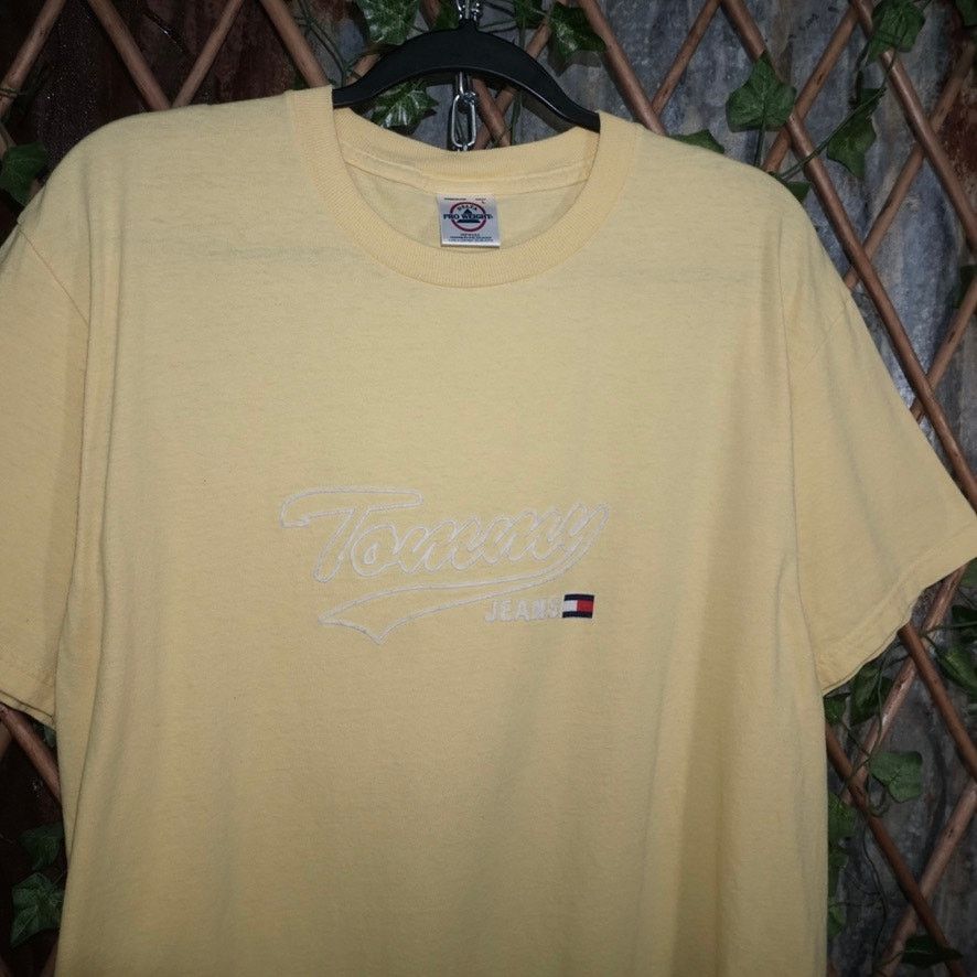 Vintage Large-Vintage Y2K Tommy jeans Hilfiger essential 00s t-shirt Size US L / EU 52-54 / 3 - 5 Thumbnail