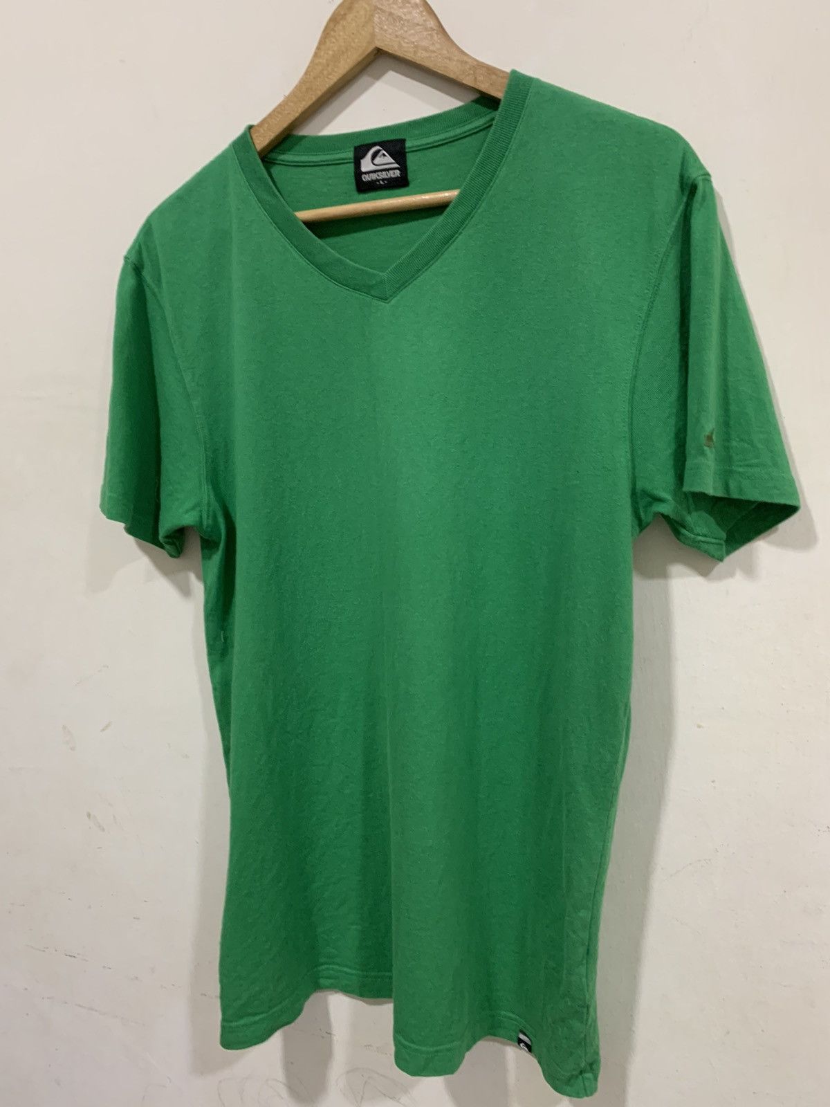Quiksilver Y2K Quiksilver Japan Surfing V Neck Tshirt Size US L / EU 52-54 / 3 - 3 Thumbnail
