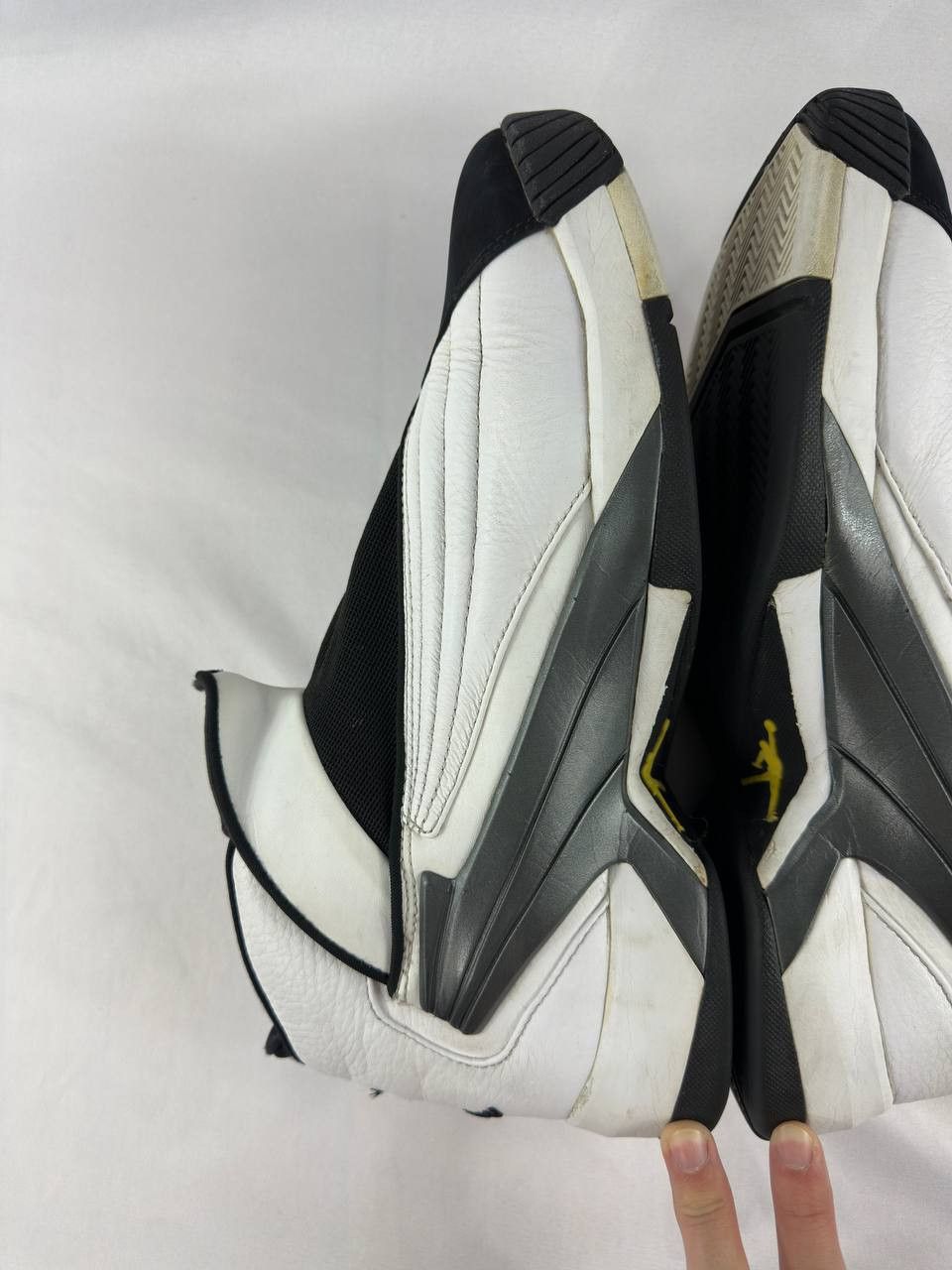 Nike Nike Air Jordan Jumpman Swift 'White Black' AT2555-100 Size US 12 / EU 45 - 11 Thumbnail