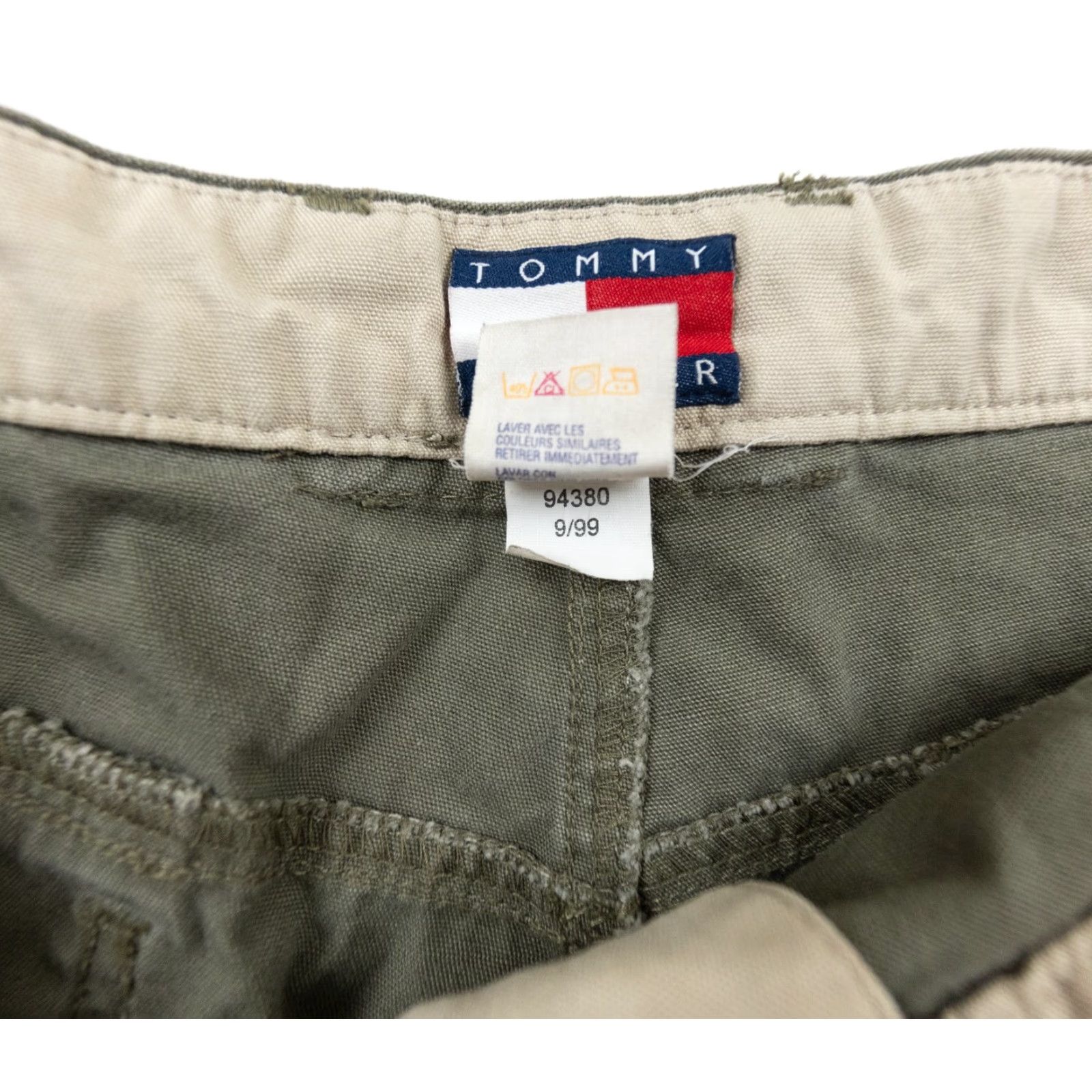 Tommy Hilfiger VINTAGE Tommy Hilfiger Shorts Mens 36 Chino Flat Front 9in Inseam Green 90s Casual Preppy Logo Mens Size US 36 / EU 52 - 6 Thumbnail