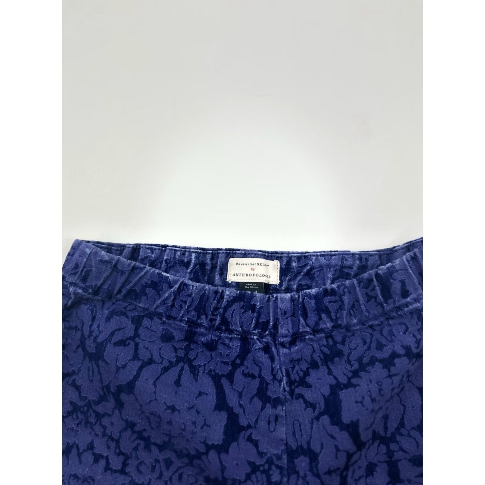 Anthropologie Anthropologie Pants Women’s 4 Blue Floral Jacquard Skinny Dress Pants Slimming Pockets Women Size 27" / US 4 / IT 40 - 5 Thumbnail