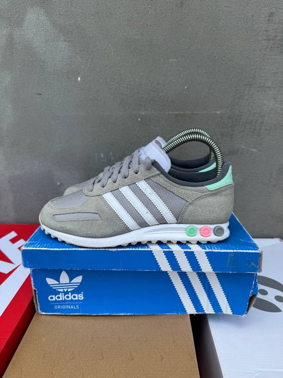Adidas Vintage Adidas L A Trainer soccer Sneakers Size us 6 Size US 6 / IT 36 - 2 Thumbnail