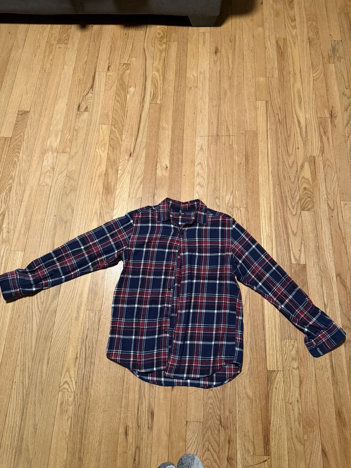 Japanese Brand × Uniqlo Uniqlo Flannel Button Up Shirt Red Blue White Striped Size US S / EU 44-46 / 1 - 1 Thumbnail