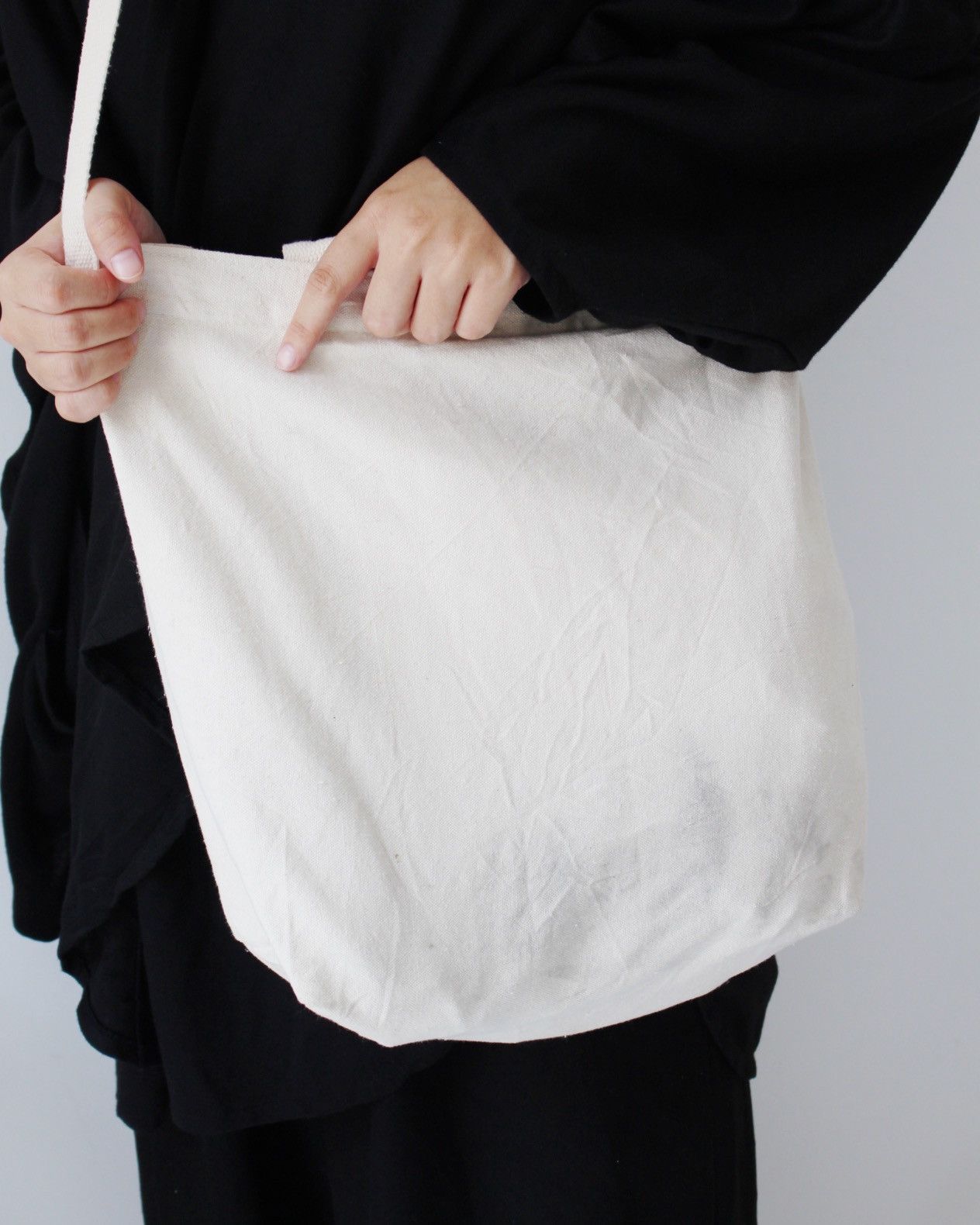 2000S NÉ-NET CANVAS TOTE BAG Menswear