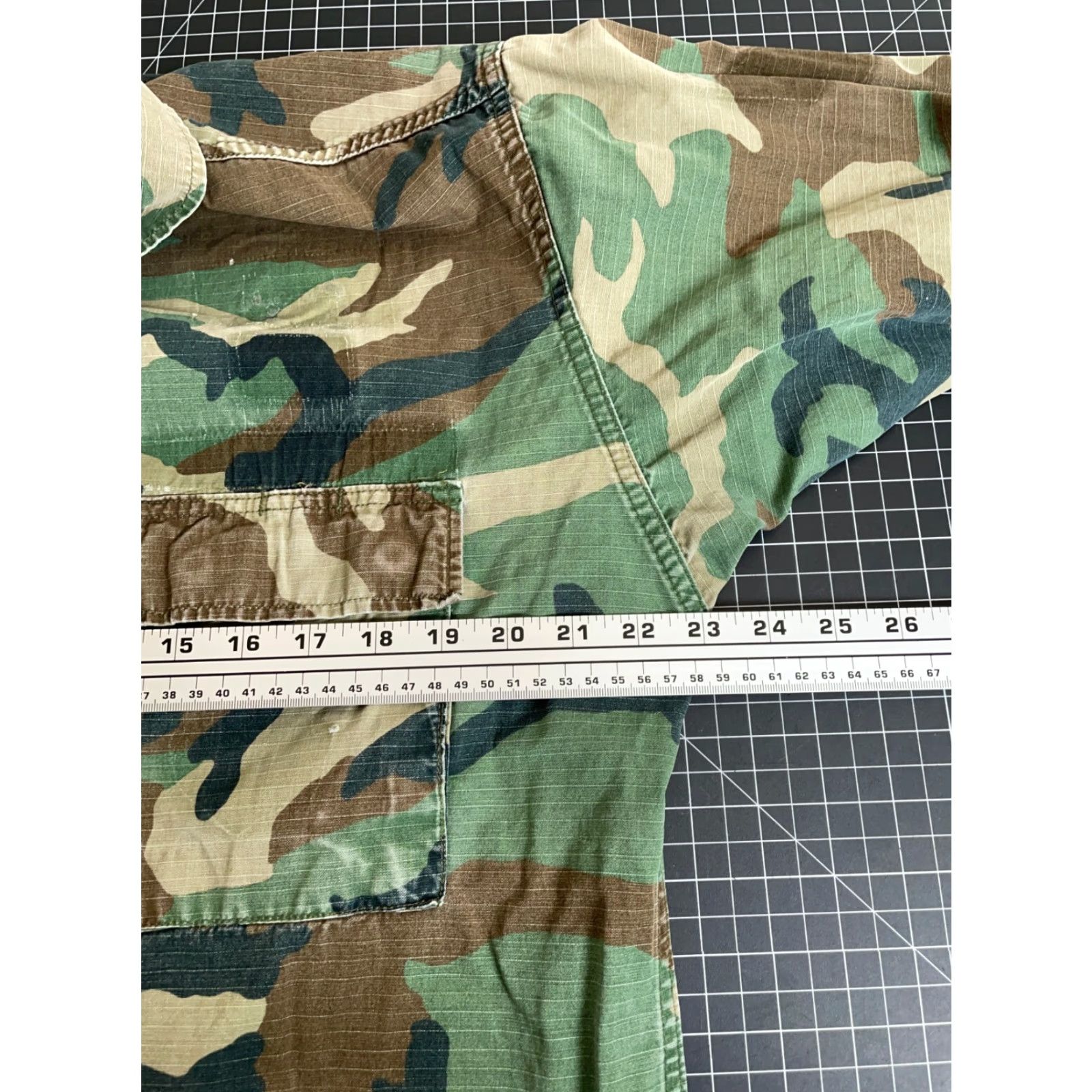 Carbon VINTAGE Carbon Military Jacket Adult Medium Green Woodland Camouflage 80s Outdoor Mens Size US M / EU 48-50 / 2 - 5 Thumbnail