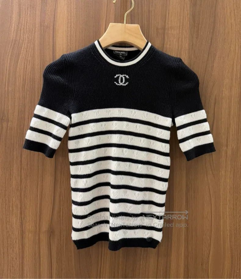Chanel Chanel Black and white striped knitted short sleeves Size XS / US 0-2 / IT 36-38 - 1 Thumbnail