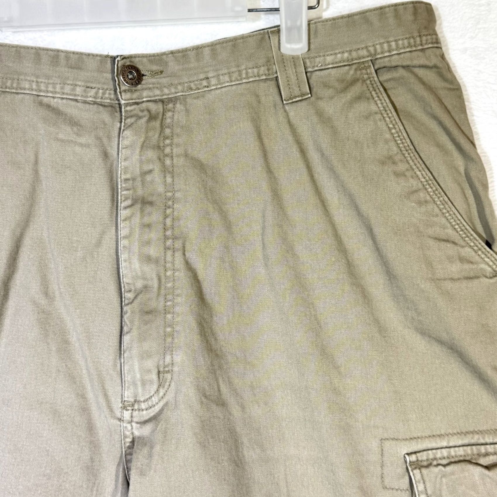 Wrangler Wrangler Hero Cargo Shorts Men’s 40 Khaki 100% Cotton Zip Fly Outdoor Workwear Casual/Workwear Men’s Size 40 Khaki Cotton Cargo Shorts Size US 40 / EU 56 - 5 Thumbnail